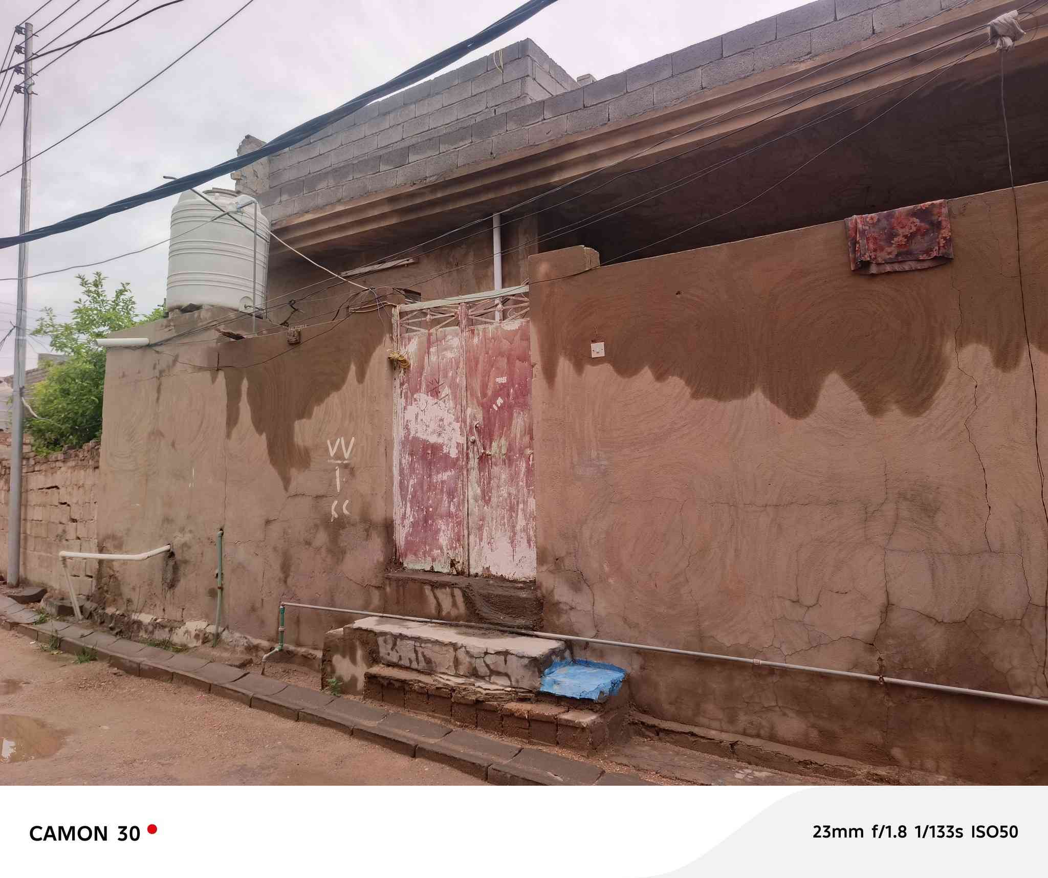 سلام عليكم البيت البيع مكانه في حي جولان قرب جامع ابو ايوب انصاري مساحه 140 بيت جديد 50 وبي مجال ***********سفسار على رقم
