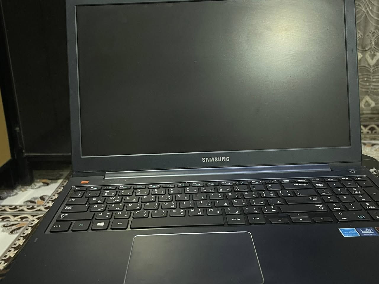 لابتوب Samsung Series 7 Chronos 670Z5E
المعالج: Intel Core i5-3230M (تردد يصل لـ 3.2GHz)
الذاكرة: 8GB RAM لأداء جيد ومستقر
الهارد: 1TB مساحة تخزين واسعة
الشاشة: 15.6 بوصة بدقة Full HD ضد الانعكاس
كرت الشاشة: منفصل AMD Radeon 2GB للألعاب والتصاميم الخفيفة
الصوت: سماعات JBL الأصلية بنظام ستيريو
المميزات: كيبورد مضيئ، هيكل ألمنيوم، تصميم نحيف
المنافذ: USB 3.0، HDMI، مدخل LAN

كيبورد يحتاج تبديل 

السعر 100 الف
بغداد


**إذا كنت صاحب هذا الإعلان وتريد حذفه لأي سبب، رجاءا أرسل رسالة إلى الدعم الفني**