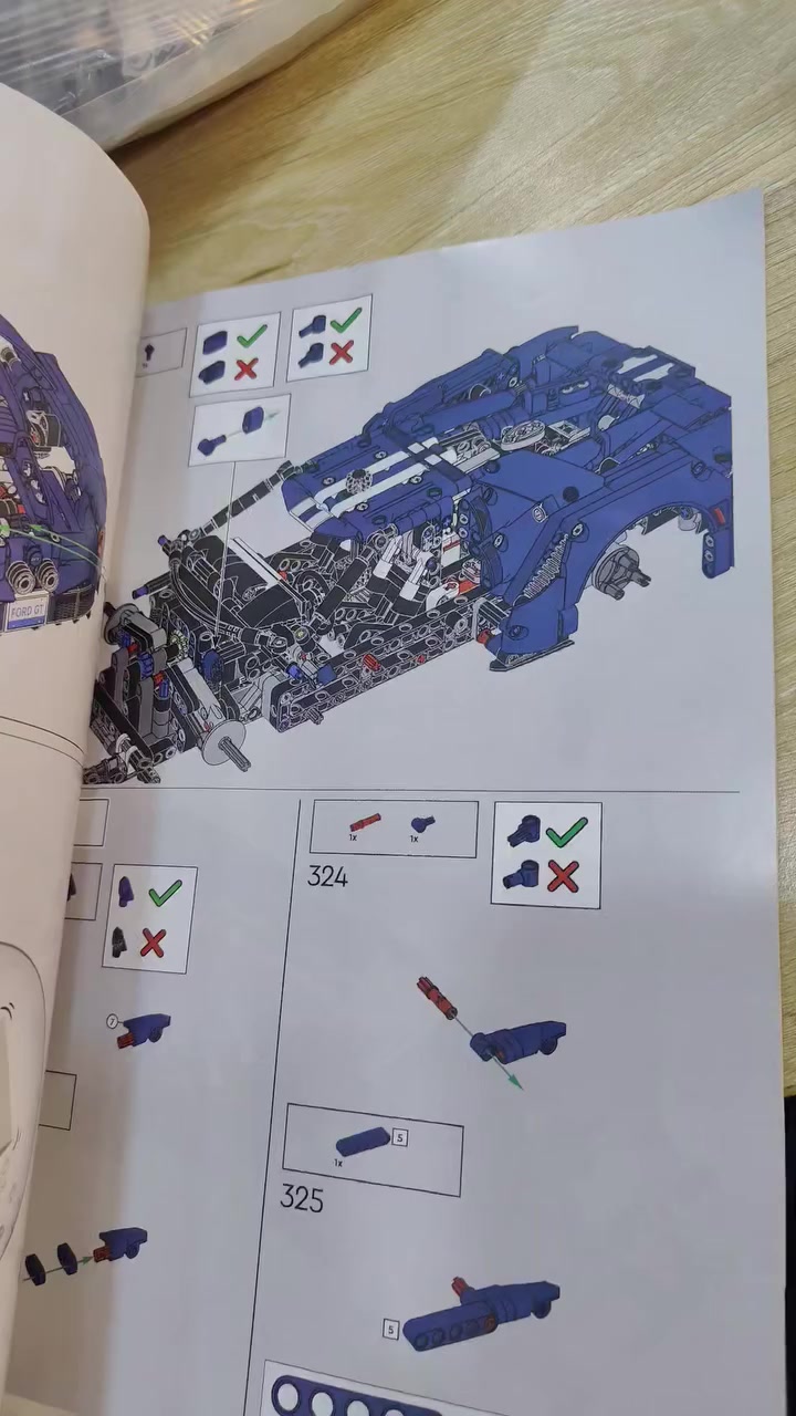 نموذج سيارة ليجو تكنيك فورد جي تي 2022 (Lego Technic 2022 Ford GT - 42154).
المميزات التقنية: محرك V6 بمكابس متحركة، نظام تعليق مستقل على جميع العجلات، وتوجيه للمحور الأمامي.
التفاصيل: أبواب تفتح، وجناح خلفي قابل للتعديل، وغطاء محرك يفتح.
 يتكون من 1466 قطعة
كوبي 
https://t.me/legokar


**إذا كنت صاحب هذا الإعلان وتريد حذفه لأي سبب، رجاءا أرسل رسالة إلى الدعم الفني**