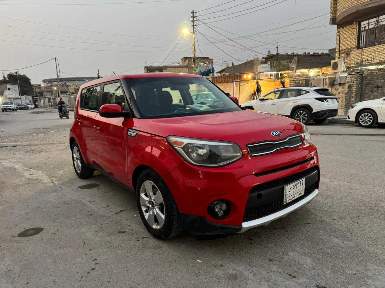 كيا صول للبيع موديل 2019 ماشيه 26 الف سيارة على وضع شركة حادثة جاملغ وبنيد فقط صور حادثة مرفقه بل منشور الباقي مكفوله محرك 1600 مكان سيارة بغداد الرصافة سعر 118 ورقه رقمي ‭0778 230 9022‬
