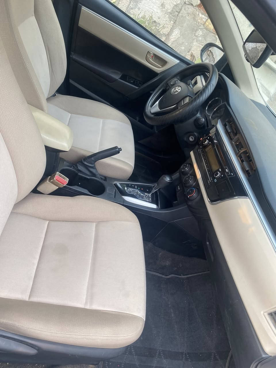 - السلام عليكم كورلا 2015 خليجي للبيع المكان كوت الحيدريه للاستسفسار ***********
- المحرك والكير كفاله 
- رقم بغداد خصوصي تحويل ثاني يوم بأسمي 
- قطعه وحده بيها 
- ماشيه 165 الف كيلو 
- السعر 147 والسياره خير من الله وبيها مجال بسيط للشراي
