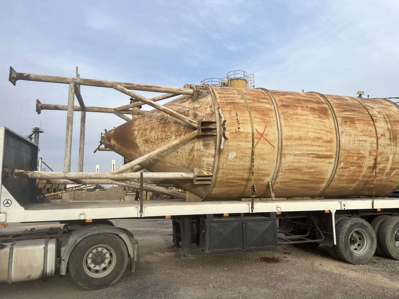 يالله سايلو 60 طن ثقيل للبيع السعر وللاستفسار اتصل ع 

‭٠٧٧٤ ٣٥٢ ٩٠٦٨‬
العنوان بابل الحصوه طريق حله بغداد
