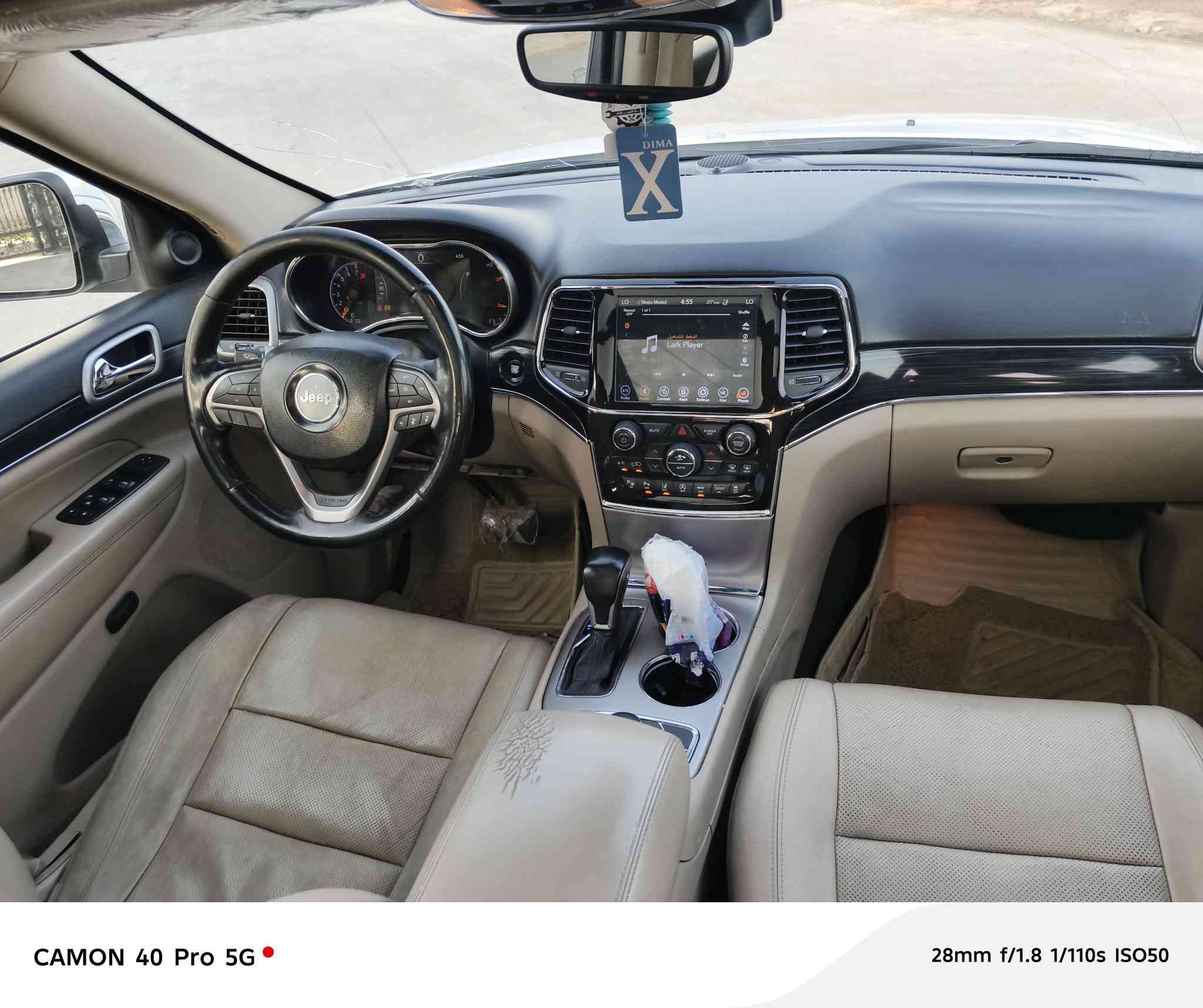 للبيع: جيب لمتيد 2019 وارد أمريكي
🔹  موديل: 2019
🔹 الوارد: أمريكي
🔹 العداد: 89,000 ميل
🔹 السيارة: بحالة ممتازة و صبغ  3 قطع
🔹 المواصفات:
بانوراما واسعة
جنطة كهرباء
خزن كهربائي
كشن حار بارد 
مقاعد ميموري
رادار + حساسات أمامي وخلفي
شاشة ديجيتال
نظام توقف ذاتي
تكييف أمامي وخلفي بارد وساخن
فول مواصفات
💰 السعر المطلوب: 20,900 دولار
📍 المكان: بسماية / الصويرة
📞 للاستفسار: ***********
