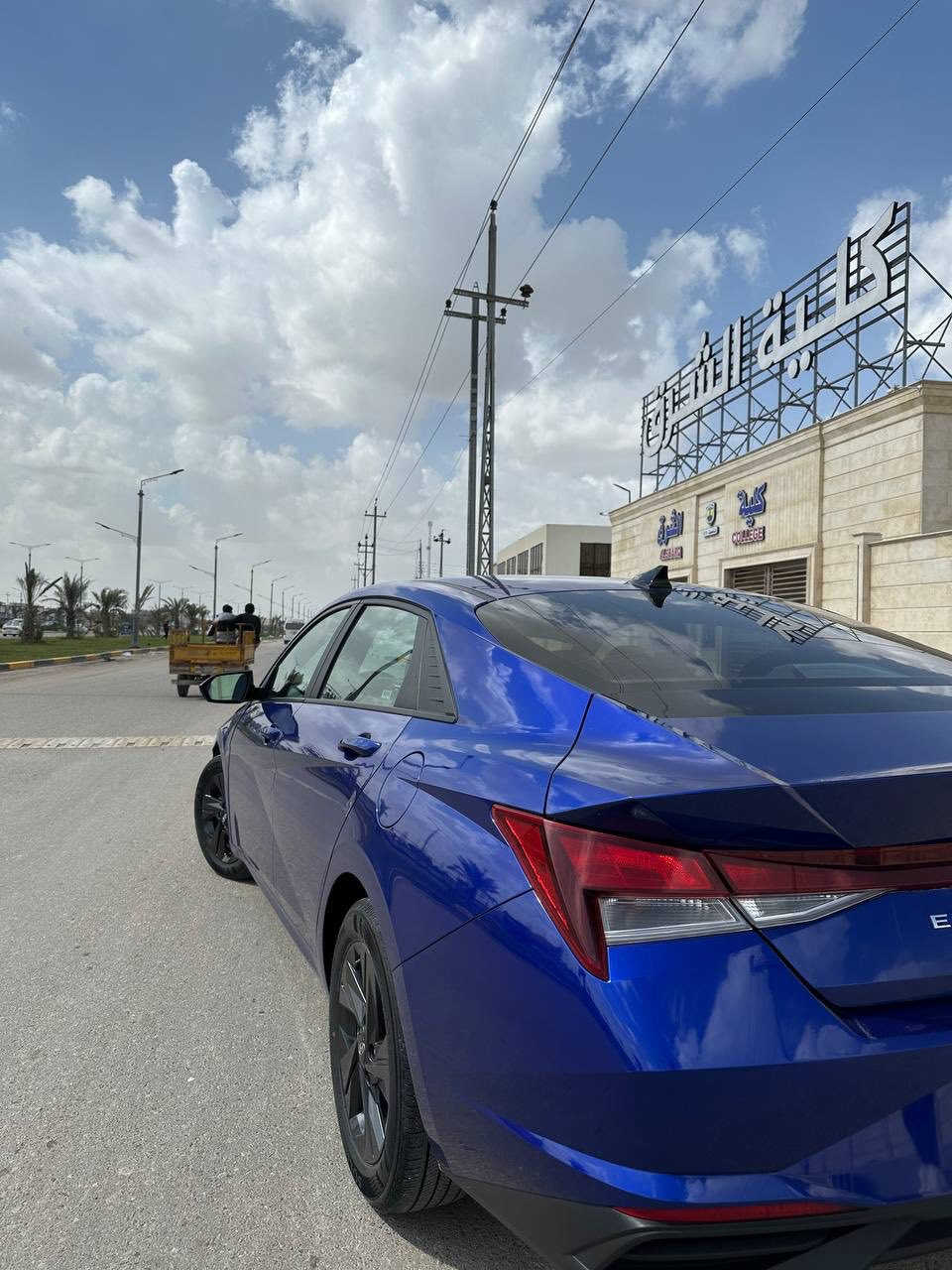 النترا 2023 ذخول حديد
حرة رقم اربيل 
#السعر:145

مواصفات نص فول 
1-رادار امامي 
2-رادار جانبي 
3-كامرة خلفية
4-تحديد مسار
5-بصمة 
صور الحادث بالمنشور 
السيارة بدون ايرباك

الموقع:ابي الخصيب
الموبايل:***********
