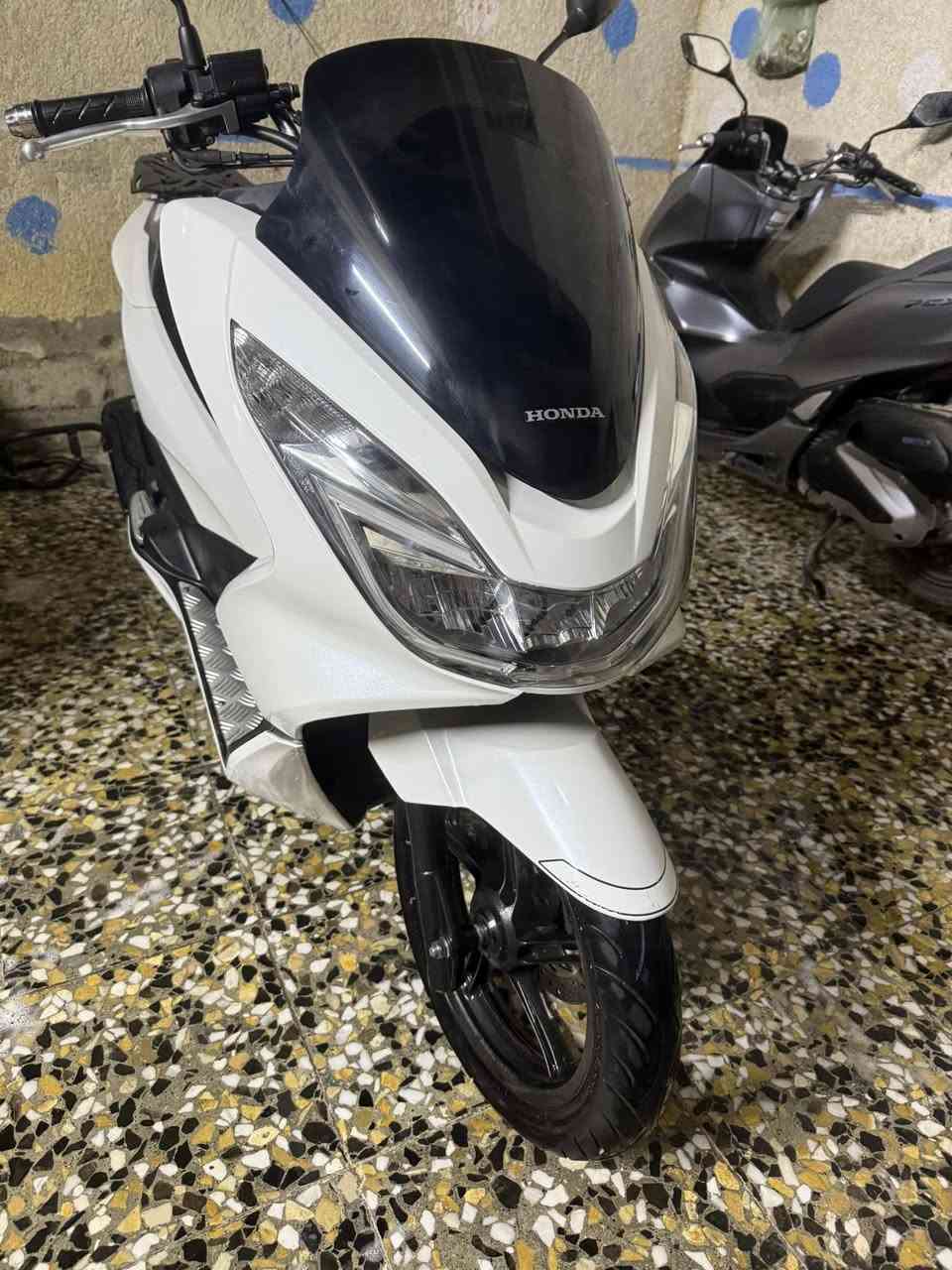 يالله بي سي اكس ياباني مكينه 125كفالة عامة اي نقص مابيهة ماشية 6الف بل يابان وحالين 7كفالة عامة الدراجة سعرهة 19$ورقة ونص مجال كلش قليل ***********مدينه الصدر عنواني سعرهة19ونص مجال حكزالجية بس
