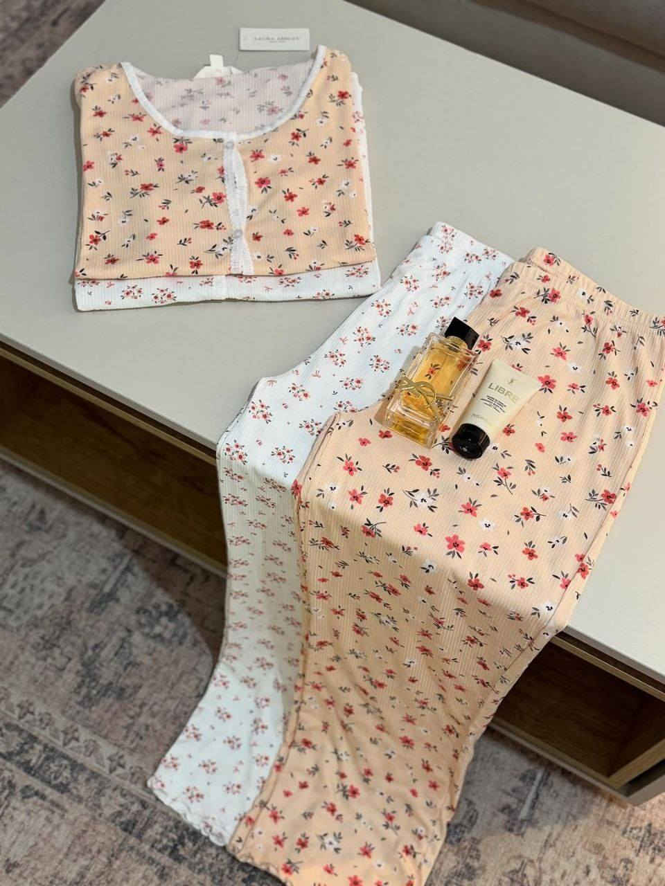 بحامة كوتون امبرطاسيون لامارك laura Ashly 
السعرررر فالخاص سومة لافاررر 
سيري فيها 6حبات 
S M L XL 
التوصيل متوفر ل69ولاية اهلا وسهلا بالجميع


**إذا كنت صاحب هذا الإعلان وتريد حذفه لأي سبب، رجاءا أرسل رسالة إلى الدعم الفني**