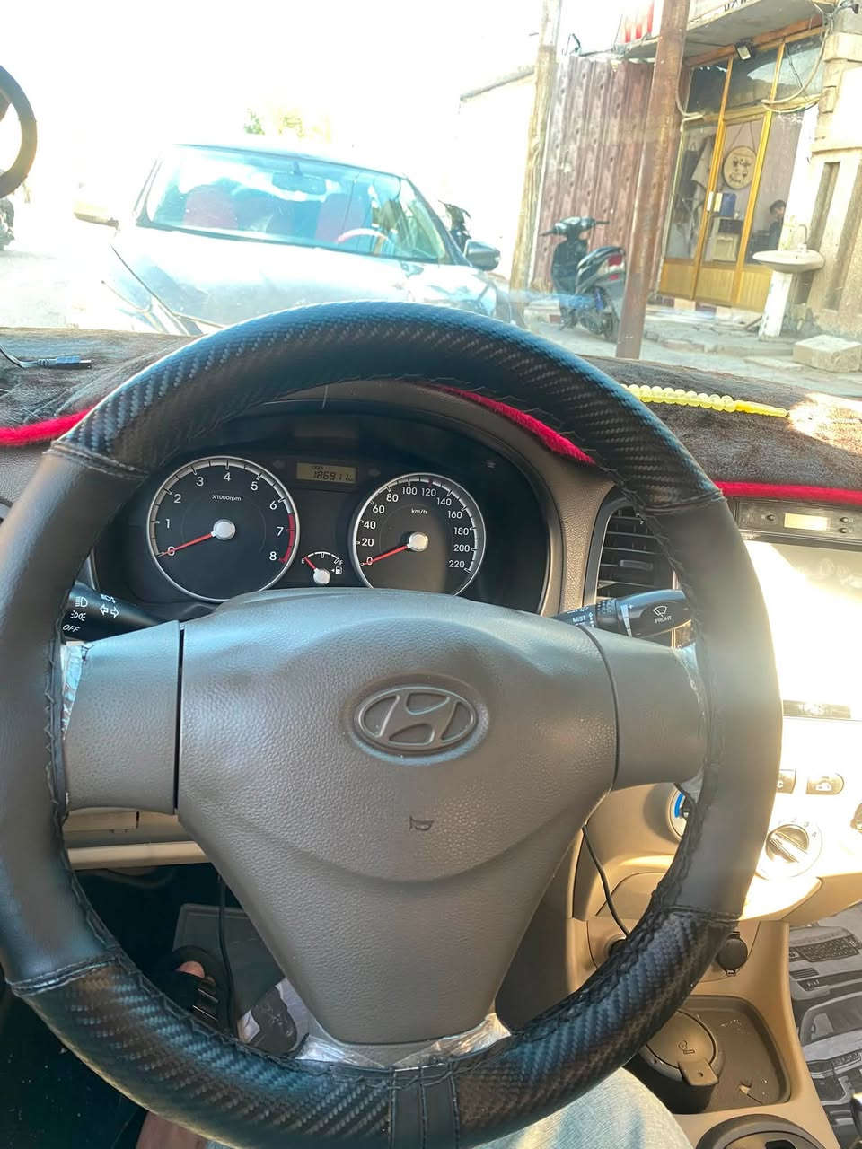 اكسنت 2010 دبدوب خليجي للبيع
المواصفات 
بيها صبغات بس اثر بدون اي ضربه
مكينه 1600 بلاد

سياره نضيفه جداً 

دواخل نضيفه جداً 

تبريد ثلج 

سنويه جديده رقم جديد هزه جديده 

منضومه سماعات 

منضومه زنون عالي ناصي 

السياره مال جناي مو بياع شراي على ايدي 

كلشي جديد نوزلات بلكات بخاخات ادامه كامله للمكينه 

ماء اخضر اصلي للراديتر شرط السياره ماناقصها اي شي 

والفحص كبالكم موجود هذا الي بيها وتجي وتشوف السياره انضف من الصور 

السعر (90$) وبيها مجال قليل لان السياره كلش نضيفه 

مكاني بصره الكزيزه 

***********
