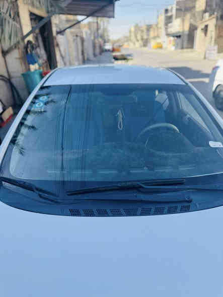 السلام عليكم اعادة النشر 
هونداي افانتي خليجي 2012 رقم بغداد انكليزي باسمي حادث جاملغ خلفي وبيها صبغ حزام رش محرك ١٦٠٠ مري شفط شاشه داخل نظيف كير خير من الله السعر ٩٠  وبيها مجال بسيط وترهم مراوس سونار موجود مكانها بغداد رقم ***********
