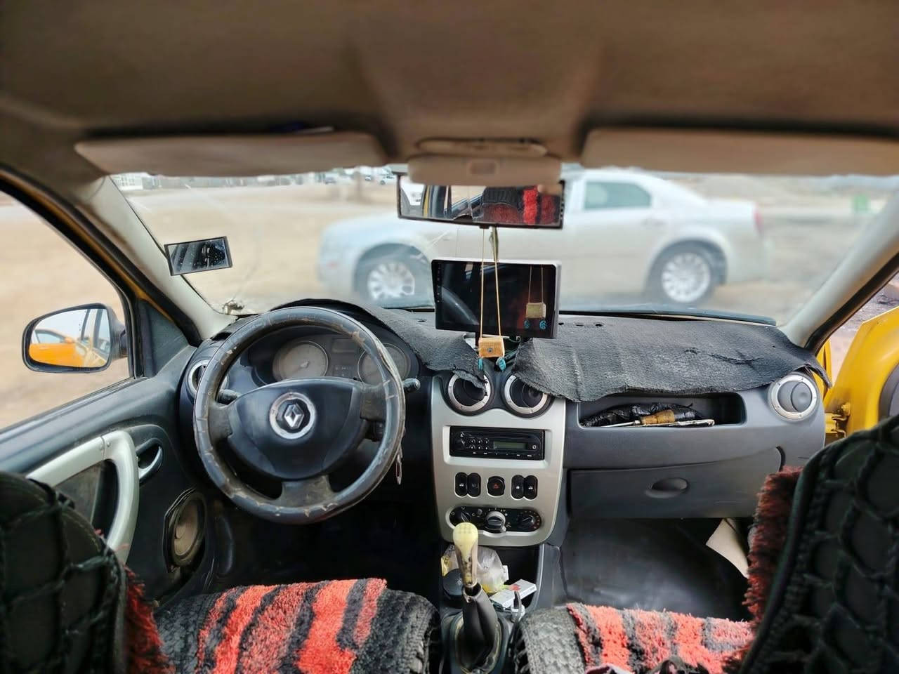 رينو لوكان7 راكب مديل2012
مبدل جاملغ وباب فقط 
للأستفسار اكثر تصال ع
***********
