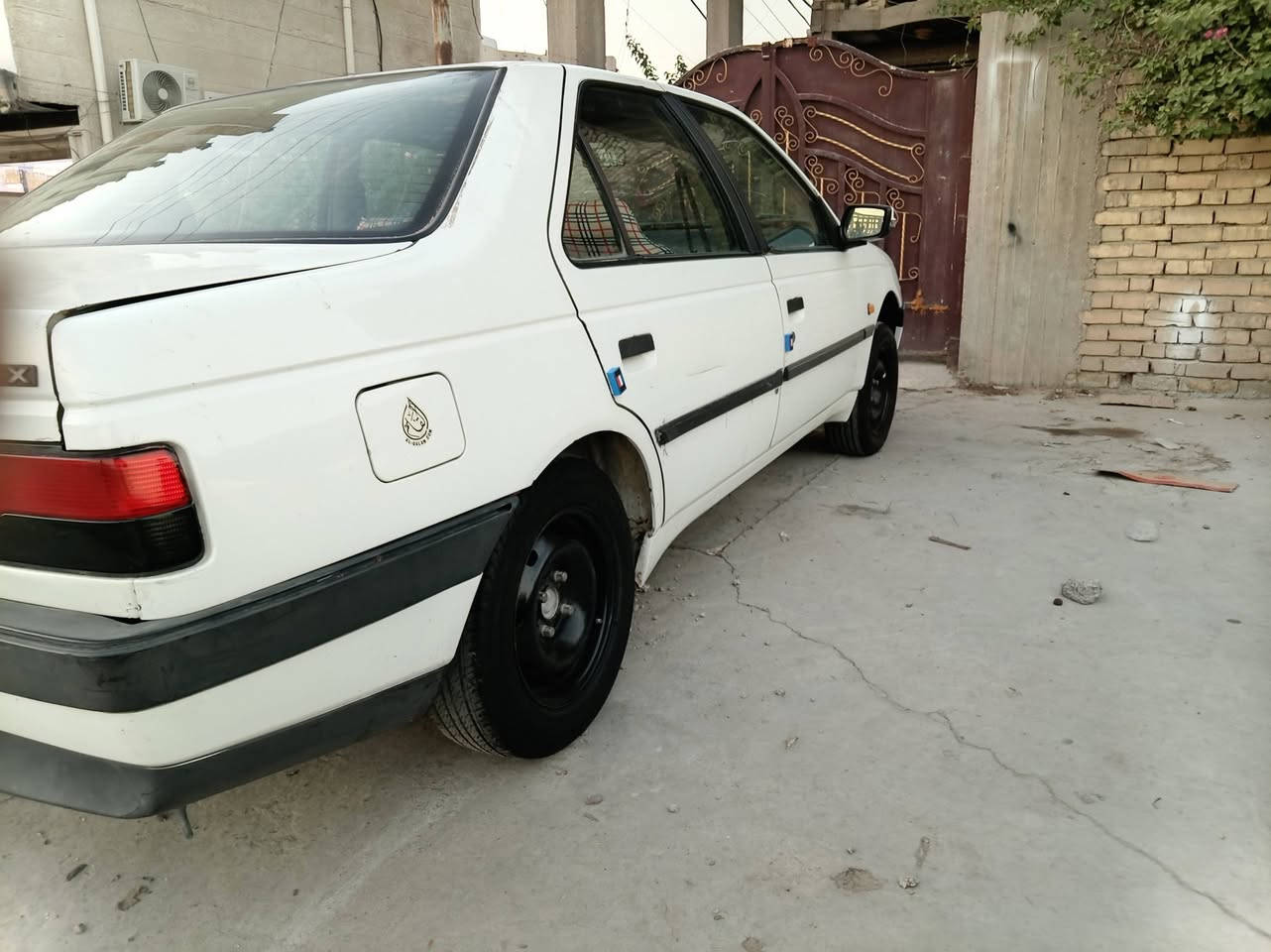 السلام عليكم شباب بيجو جي ال اكس موديل 2009بسمي رقم بغداد سياره بلاديه بدون صبغ بدون ضربه كير مكينه تبريد تدفه كلهه شغله تخم تاير جديد صدر امامي جديد كهربائية كلهه شغاله ليت زنون سعر 38مكاني بغداد***********
