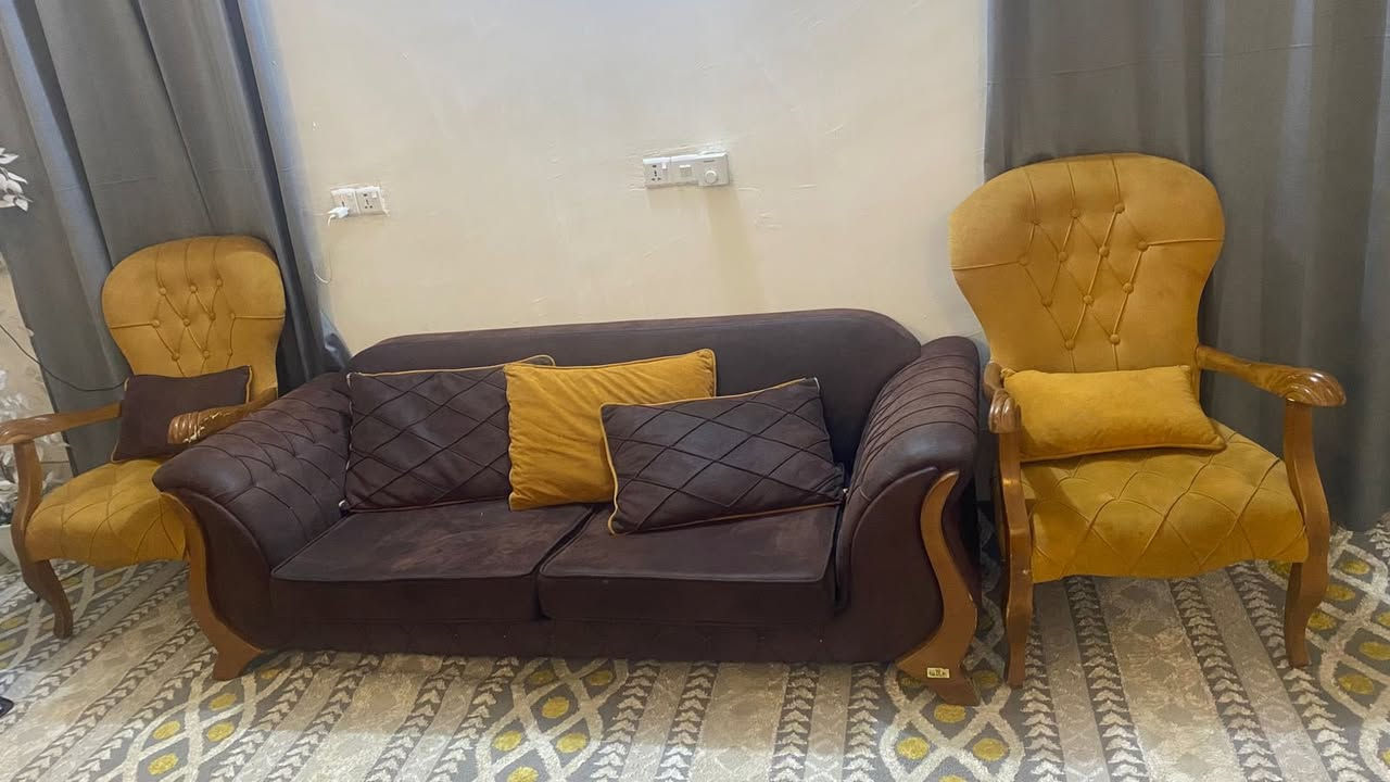 السلام عليكم تخم تركي مستعمل نضيف سعره 300 بي مجال قليل مكاني بغداد الامين الثانيه *********** موجود خاص ايضآ للاستفسار …
