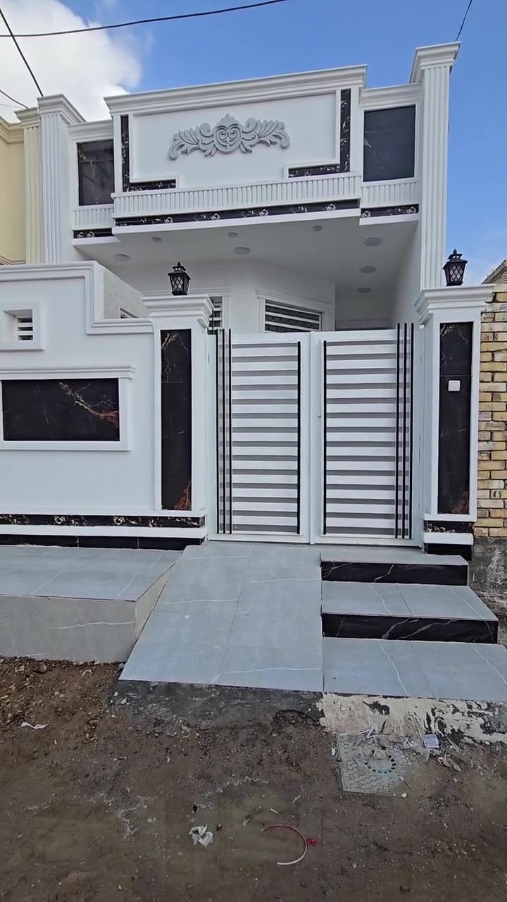 يالله دار للبيع🏡
على شارع 20 قريب على سواق العائلة مساحة 100 متر في حجي حسن الثانيه الجمعيات ***********
