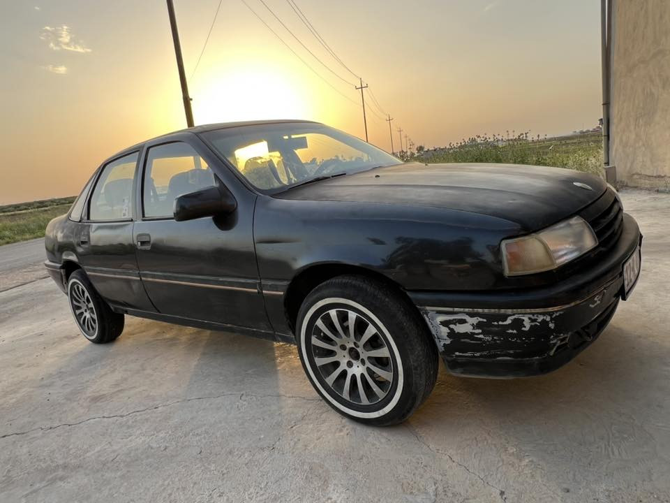 اوبل فكترا حجم ١٨ مابيه صبغ رقم سنويه هزة جديد سيارة كاملة من الصدر والمحرك والكير كله كصه سلايت كهربائيات كله شغال السعر 38 بيه مجال 
***********
