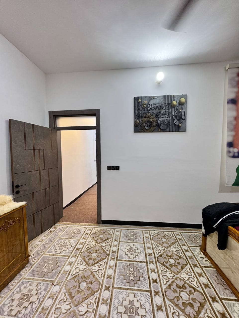 اسلام عليكم بيت مساحته 110 طابق واحد بيت جديد بناء درجه اولى البيت يباع مبادره فقط سعره 125قفل حي العسكري ال16قرب الشارع الرايسي اي استفسار *********** واتساب موجود ايضن
