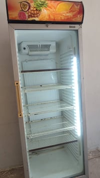 عارضات • ثلاجات عرض • للبيع