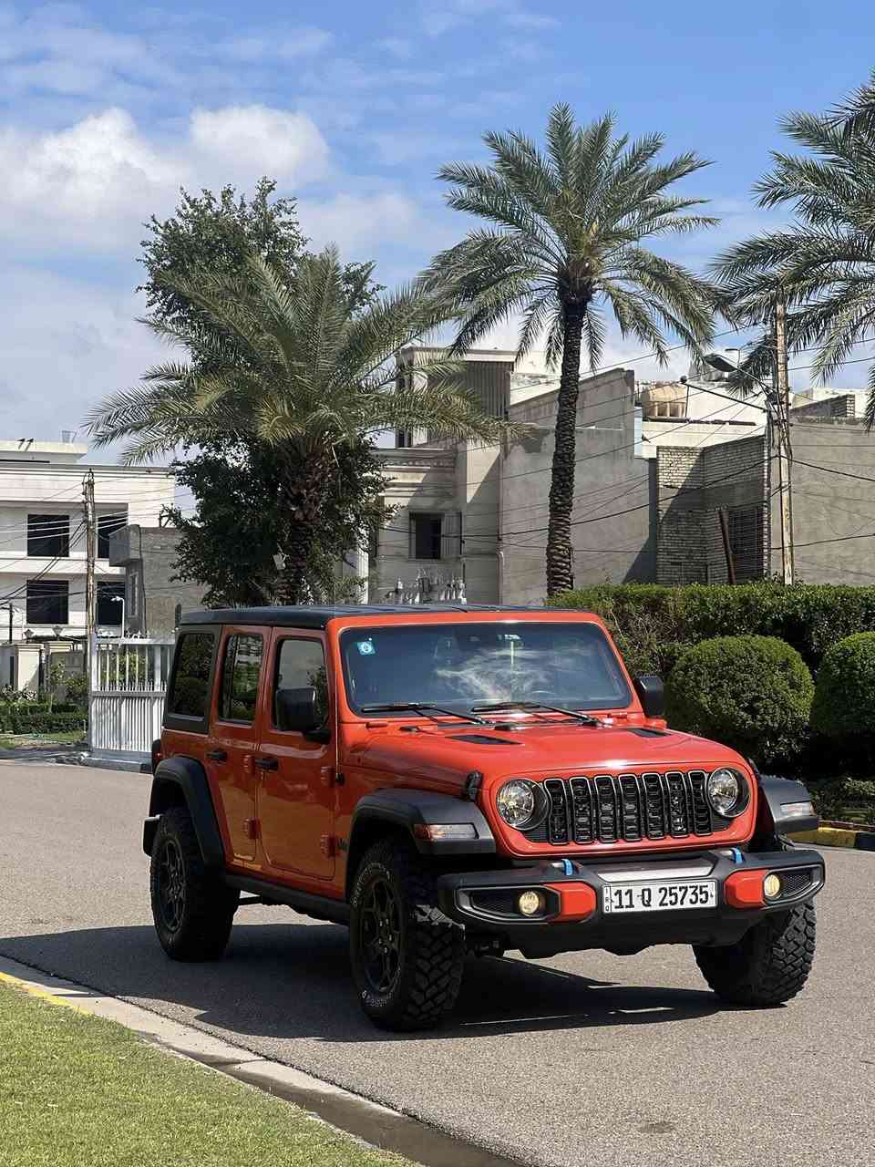 جيب رانكلر 2023
رقم بغداد 
هايبرد و بلگ ان

السياره جديده كلش ماشيه١٨ الف ميل 
 بنيد مبدل مال فئة روبيكون ومصبوغ  باب الصدر والدوسه مكردحه نفسهن صبغتهن صبغ وقليل بنهاية الجاملغات الاماميه إثر طعجات مبينه شويه بصور الحادث
ايرباك الستيرن طاك ومرجع سستم
السعر 295 $ 
مكان السياره بغداد حي الجامعه 
☎️ ***********
