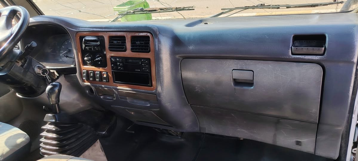 السلام عليكم اقره المنشور قبل لتعامل كيه فنتيره للبيع رقم انبار موديل 2000 بسم ولد سلماني يحول  سنويه ضايعه ومحرك بي تبخير وكير النمره الثاني متجي  ومطلوبه غرامه 300الف هذا البيه والباقي شوف العين  السعر 35ورقه  رقم *********** يرهم مراوس بعموشه وفرق
