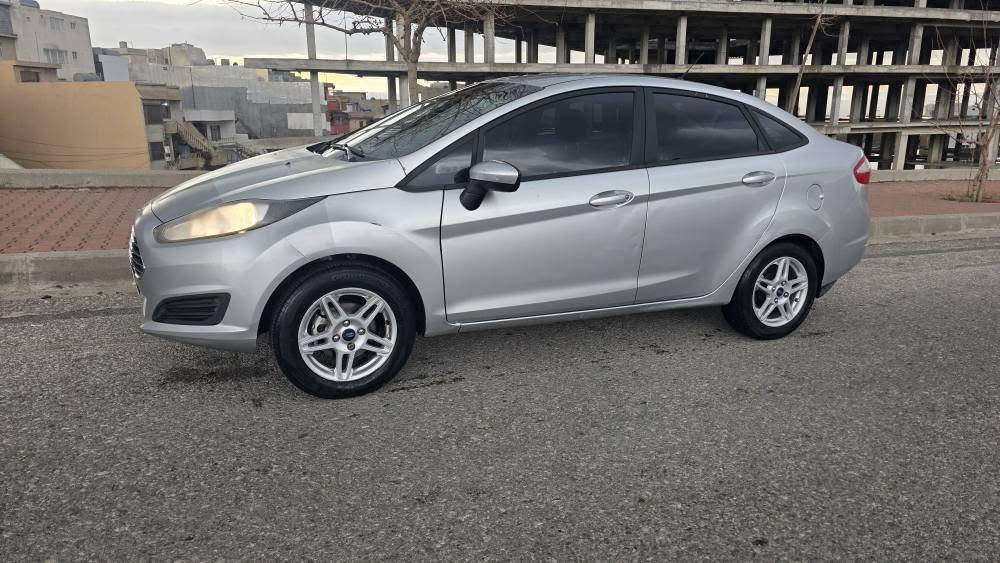 فۆرد فێستا مۆدێل ٢٠١٩
شاشە - کامێرا - کروس کۆنترۆڵ - گێڕ ئۆتۆماتیک 
بۆنیت و چەمەلەغی بۆیاخە
سەنەوی تا ٢٠٢٧ تازەیە
ژمارەی مۆبایل / *********** السليمانية, العراق
