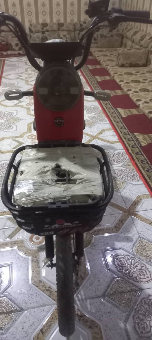 سلام عليكم دراجه شحن شغاله نقصها شاحنه بس سعر 150 بصره زبير ***********
