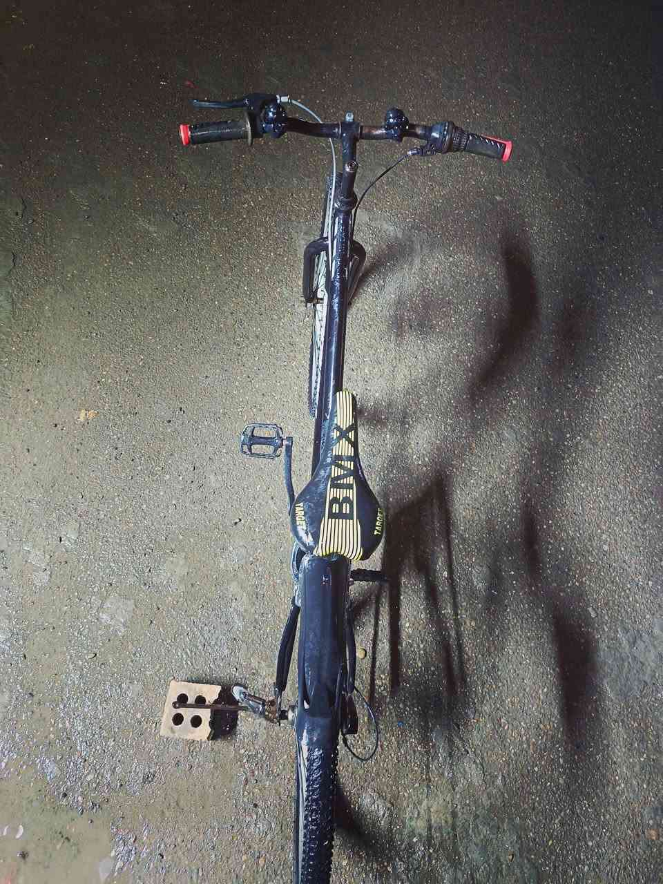 السلام عليكم.
بايسكل جبلي
كامل مكمل
نقص بس بريك امامي
بريك خلفي شغال
جاملغات كامله امامي خلفي
ماركه أمريكان فاجل
السعر 55او بي مجال
*********** رقم الاستفسار
