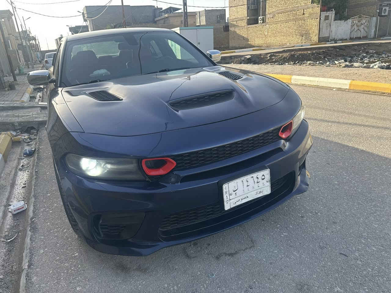 جارجر 2016 السيارة تخبل وحله من الصورة متعوب عليها مسويلها تحديث كامل وكدام عينك تشوف مكان السيارة السماوة  رقم بغداد مشروع وطني وارد كندي والسونار مرفق وياها
سعرها 188 وقابل للتفاوض
ماشيه 75
سيارة مالت بيت ودوام
الرقم ‭0785 806 7013‬
