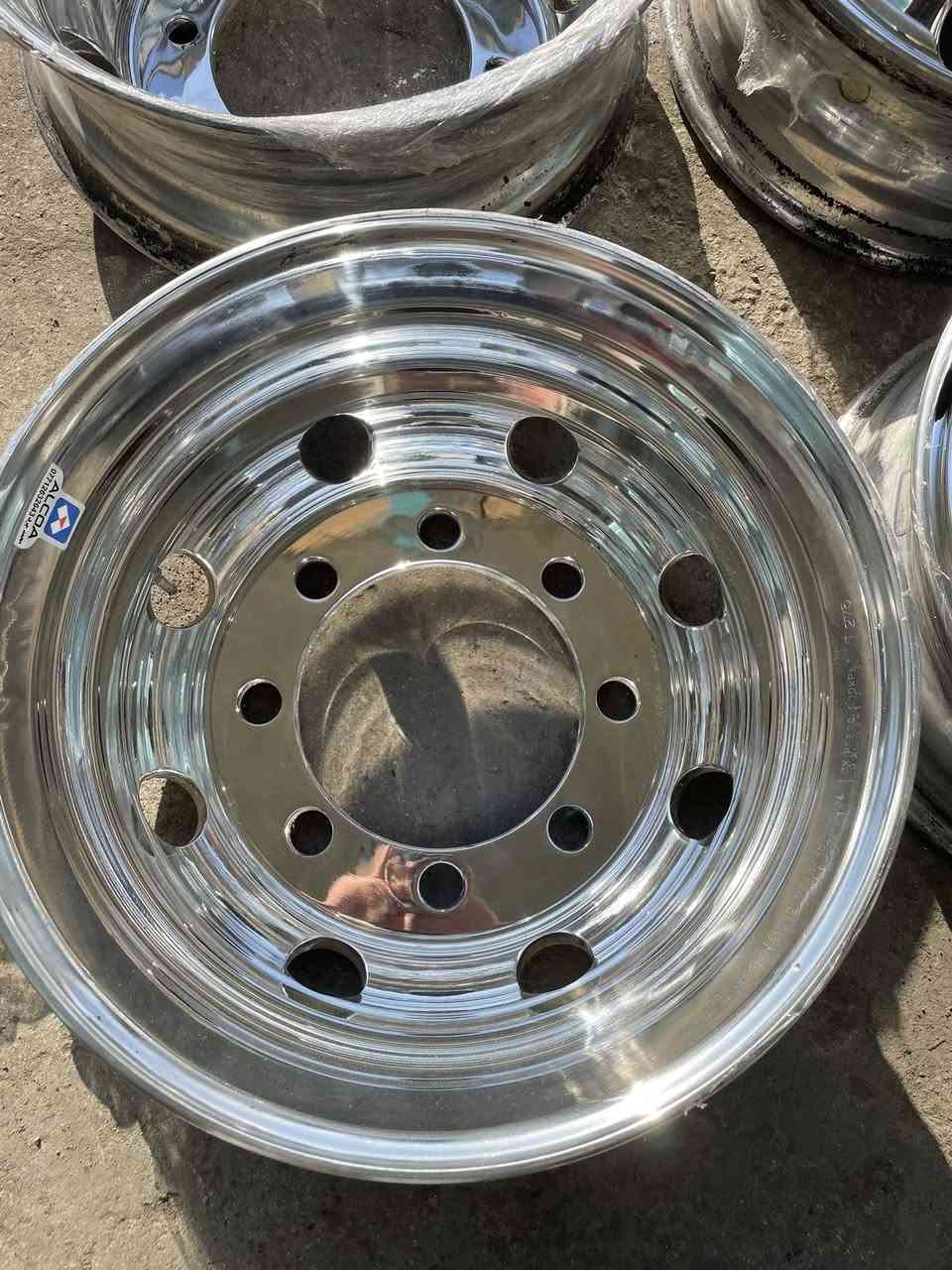 ويل كب اتيكو  اصلي الحجم 19:5 سعر زوج 250 الف مكاني مجمع مشن بغداد متوفر جملة و مفرد يوجد توصيل لجميع محافظات 
***********
