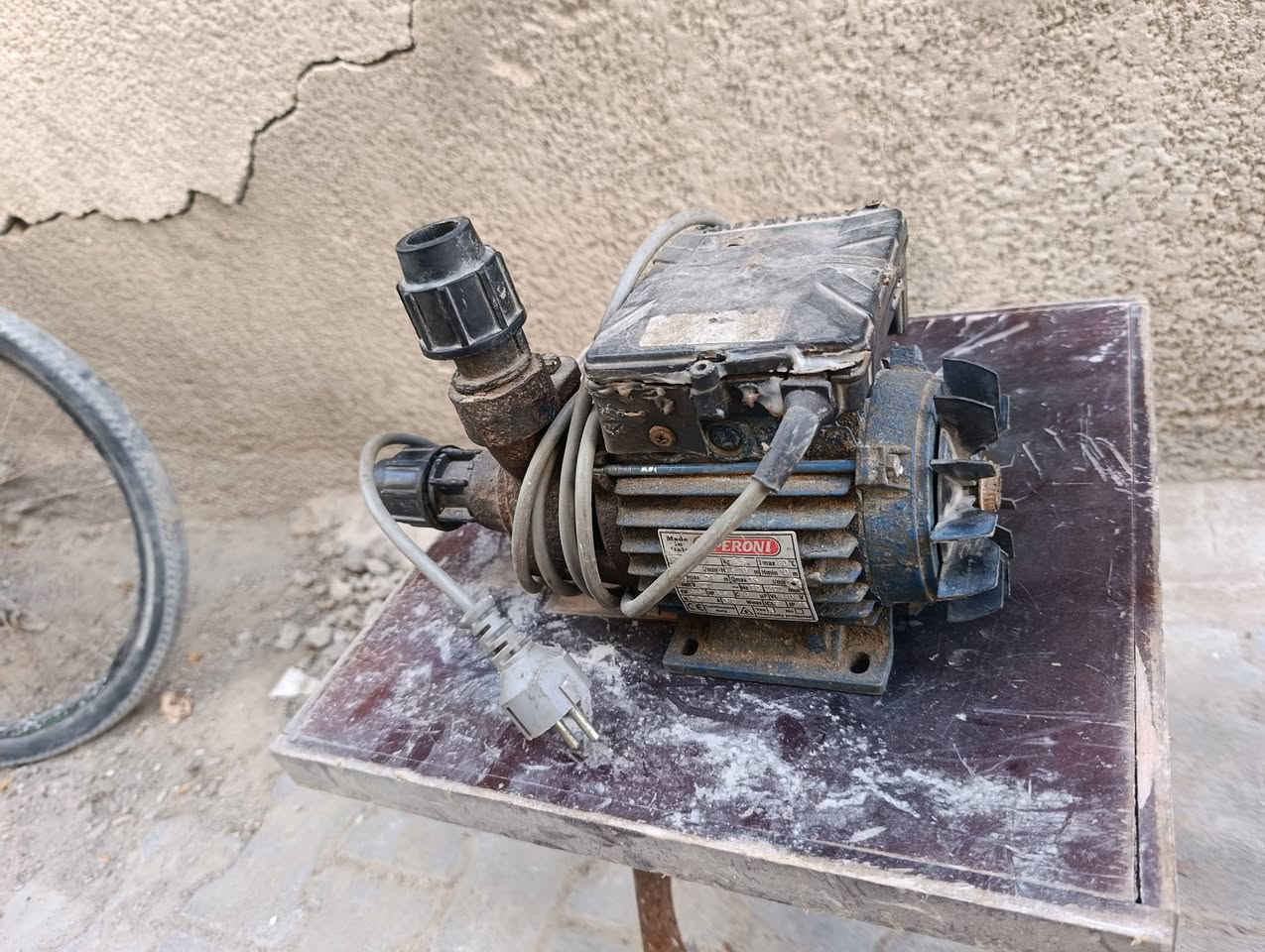 موتور مياه نصف حصان للبيع بحاله ممتازه للتواصل0567747198


**إذا كنت صاحب هذا الإعلان وتريد حذفه لأي سبب، رجاءا أرسل رسالة إلى الدعم الفني**