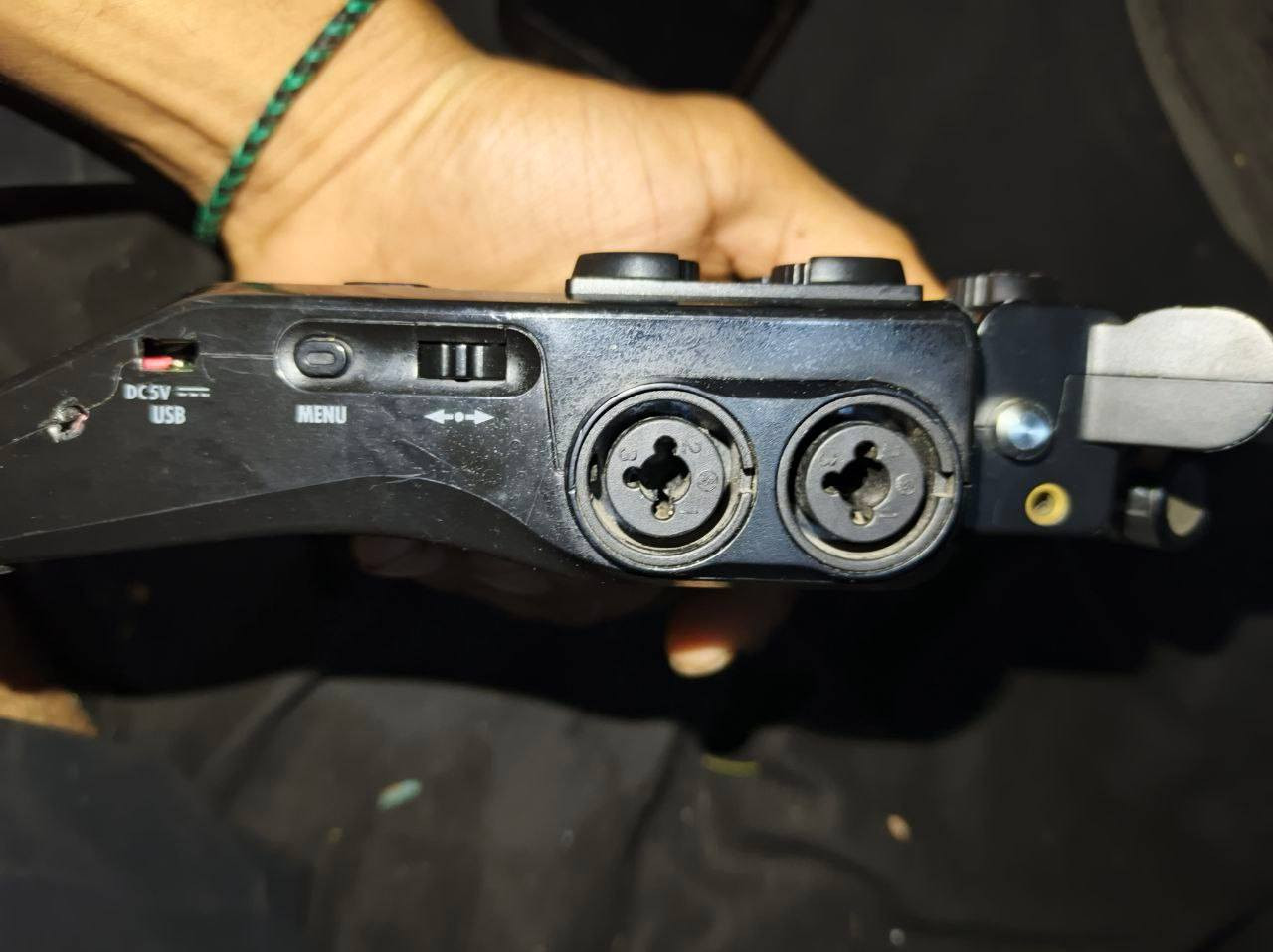 السلام عليكم
عدنة زوم للبيع قطعة نضيفة بس محور قاعدة شحن إلى تايبسي السعر 100 الف العنوان بصرة الاصمعي الجديد للتواصل ***********
