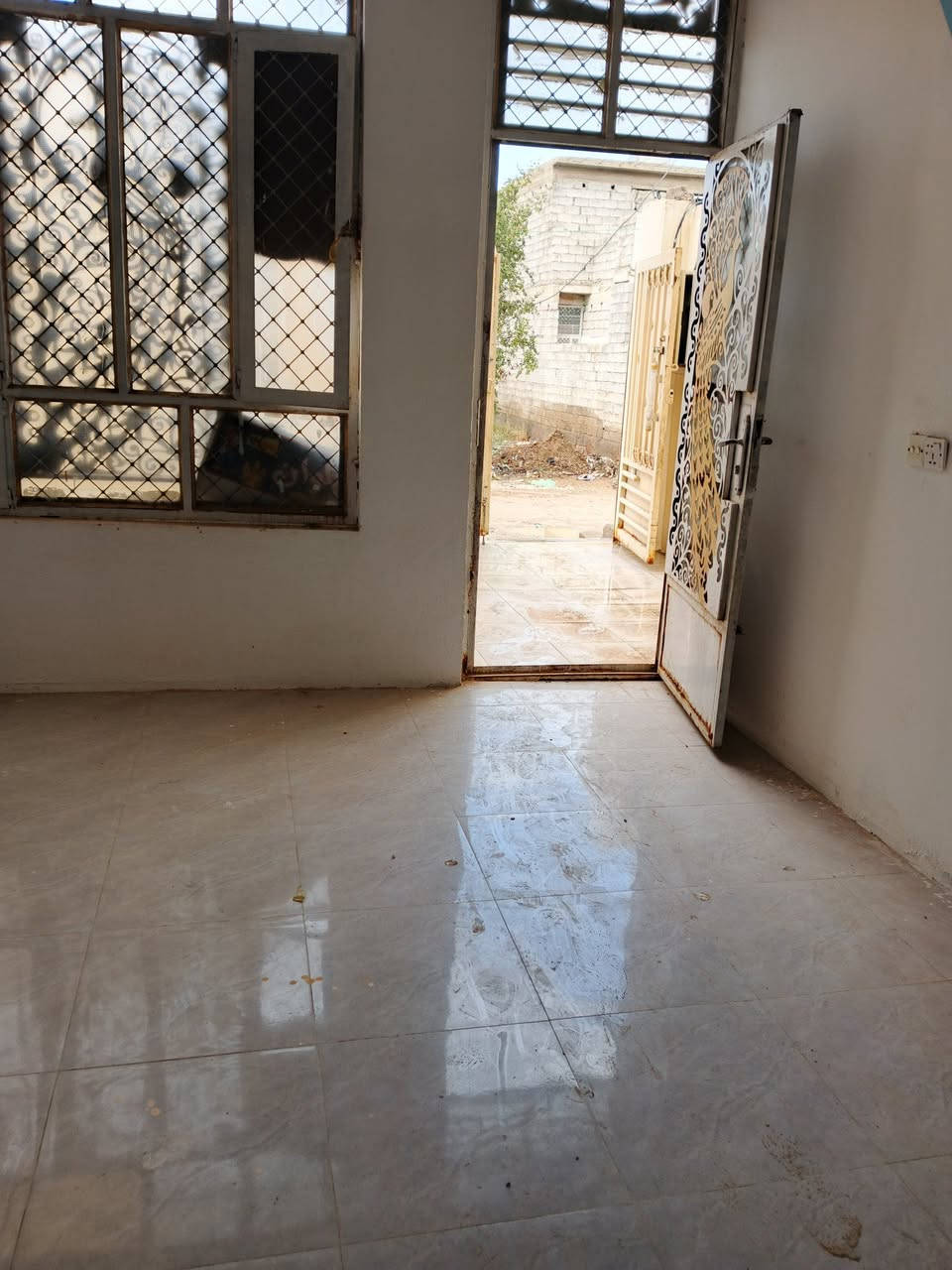 @إشارة@إشارةيوجد لدينا مشتمل مساحه 125متر ملك صرف للبيع في منطقة سيف سعد الغالبية مدخل شارع معمل الغاز ثاني فرع عن شارع العام السعر 48 ؤبيه مجال للشراي البيت كلش نضيف وسعره مناسب ***********
