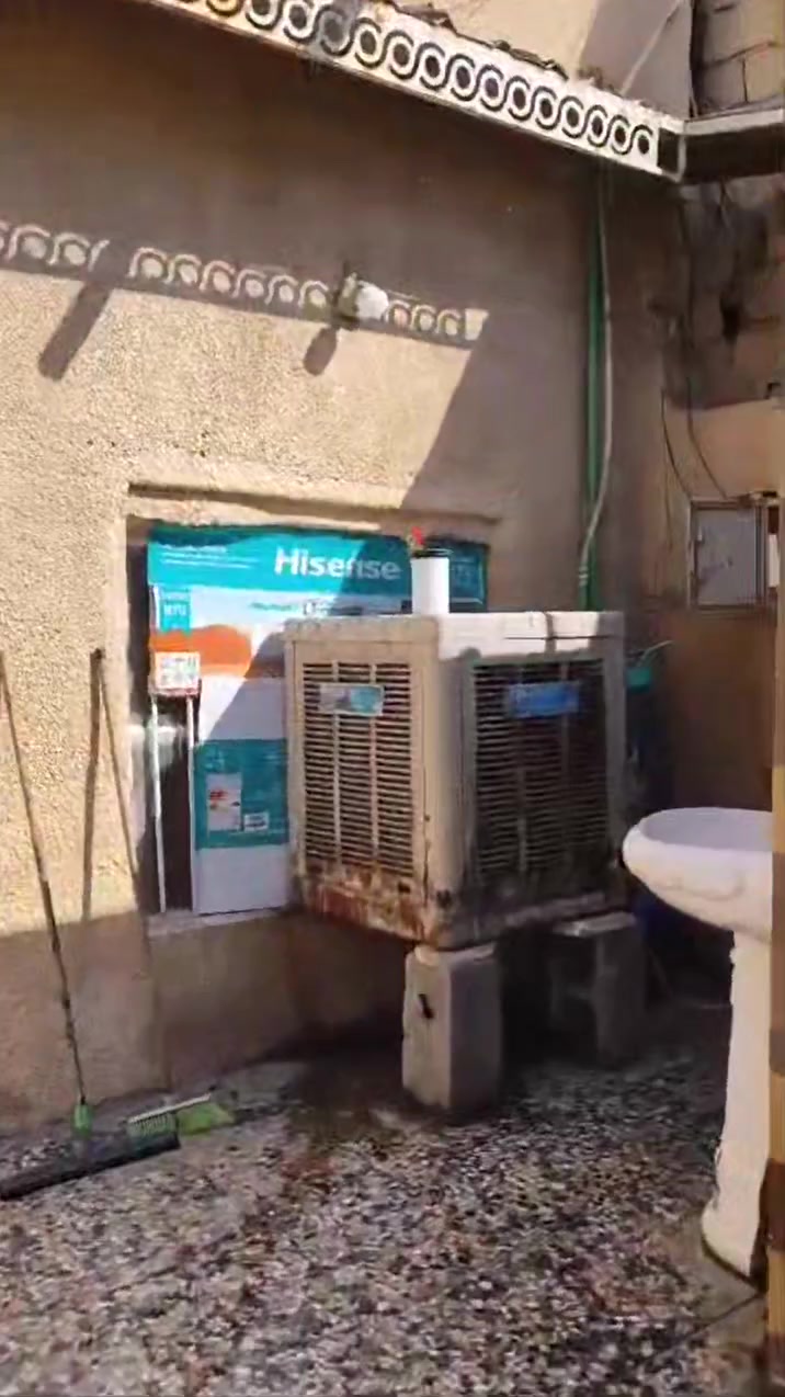 بيت للبيع
المساحة ١٠٠ متر عكاده 
بدايه الحميدية ثاني بيت عن الشارع
سعرة مناسب جدا والموقع ايضا
 
***********
