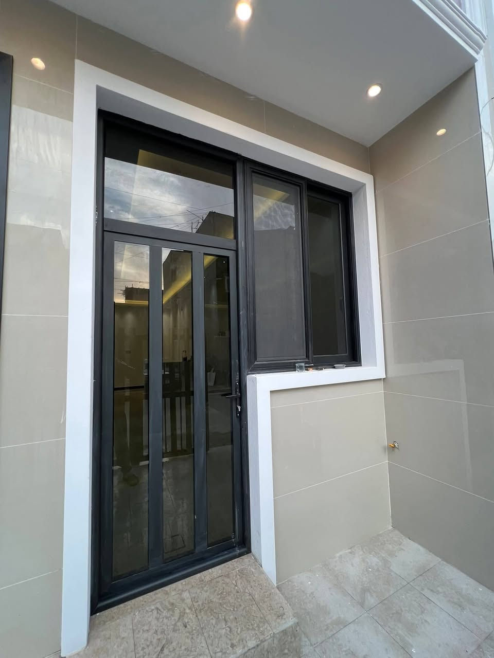 يعلن مكتب ارض الخير
دار 100 م للبيع واجهة .6.66 مدخلين
يحتوي على 4 غرف نوم سويت
بناء حديث درجة اولى 2026
حي الجهاد  المسائلة والعدالة مجاور مجمع النسيم
للأستفسار *********** وااساب
