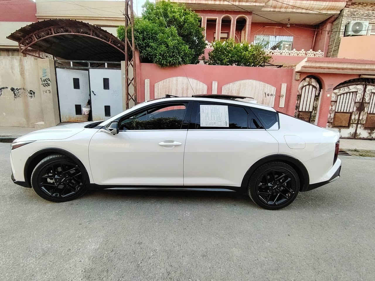 كيا K4 كي فور جي تي لاين 2025 فئة 1/1 Gt line
المحرك :1600 توربو
السيارة كلين بدون صبغ بدون دواخل وبدون ايرباك بيها بخصه  بصندوق وبعد مامصلحة. موضح بالصور
العداد 3000 ميل زيرو السيارة بعدها بوضع السركة
المواصفات. أعلى فئة بل k4 
بصمة 
بانوراما
5 كامرات 
حساسات امامي وخلفي
كشن كهربائي حار وبارد
كشن خزن 
رادار امامي وخلفي 
انارة داخلية متعددة الالوان
شاحن وايرليس 
هندبريك بصمة. اوتو هولد
تبريد قطعتين.تبريد شاشة متصلة 
شفتات بالستيرن. 
مري قلاب 
نظام ترحيب. وصندوق ذكي.
دخول جديد
بدون رقم تترقم شمالي 
مكان السيارة موصل للإستفسار اتصال بالرقم ***********

