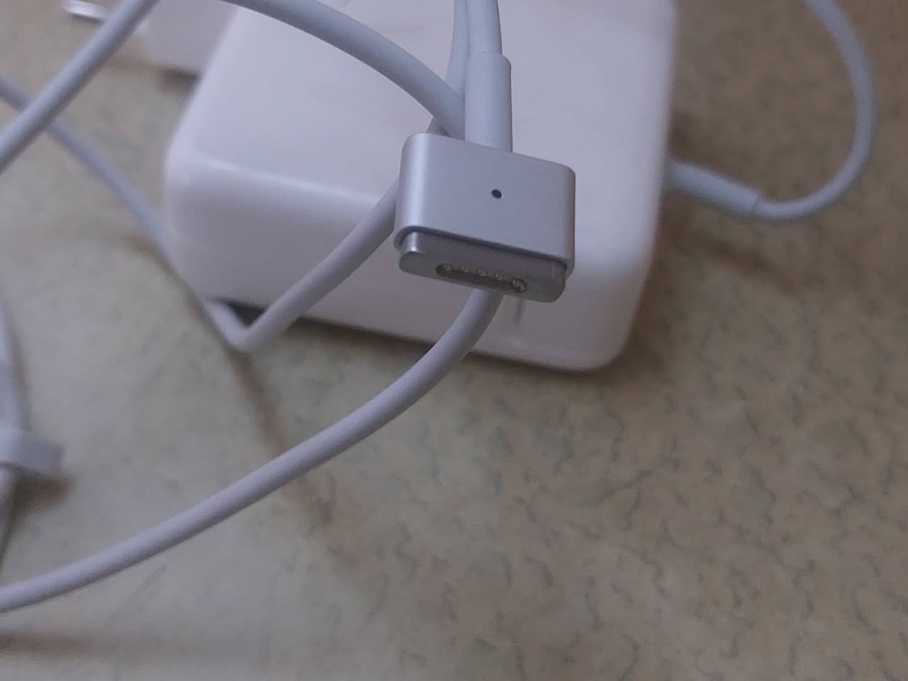 السلام عليكم طلعتي هاي شاحنه بس مادري مال شنو لي تفيده يخلينه سعر


**إذا كنت صاحب هذا الإعلان وتريد حذفه لأي سبب، رجاءا أرسل رسالة إلى الدعم الفني**