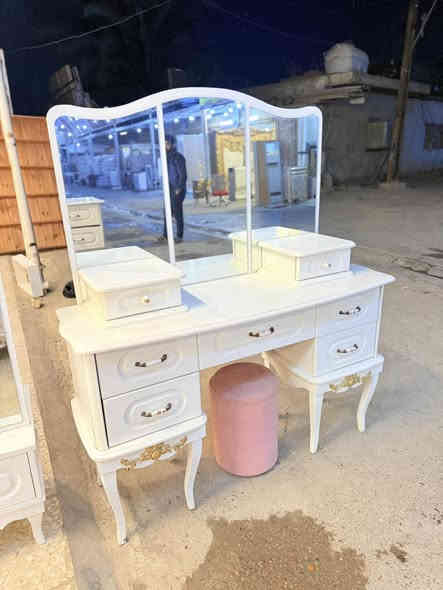 غرفة نوم مُستخدم أخو الجديد نظافة 90 شد ونقل مجاني بغداد واتساب راسلونة وتدللون ***********
