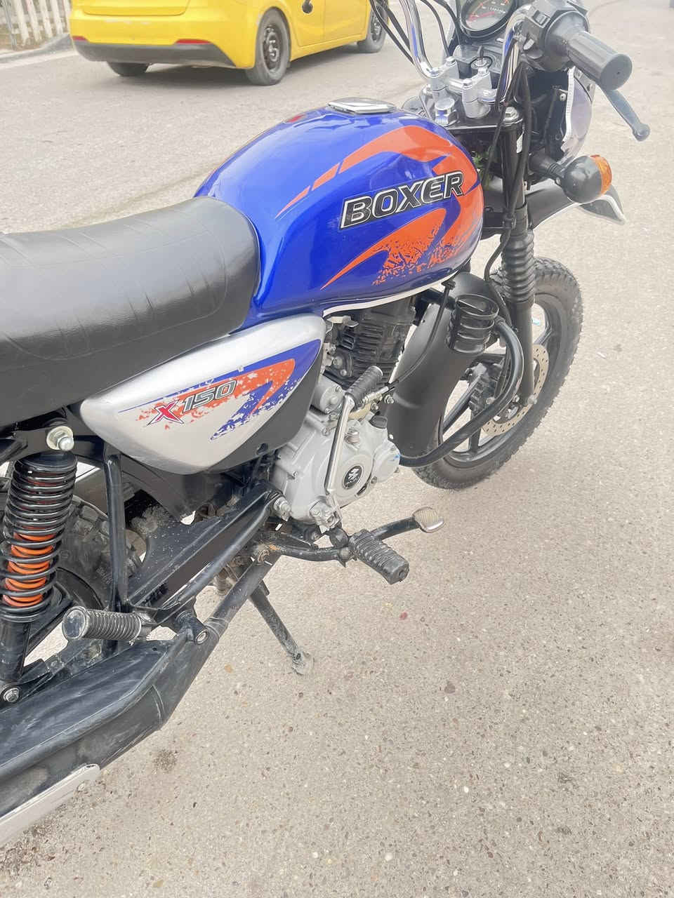 السلام عليكم دراجه بوكسر 24 دراجه خير من اللّٰه ونضيفه شوف العين وزوج تايرات جدد والدراجه مكفوله كفاله عامه شرط الفحص ومرقمه رقم بغداد بأسمي واللوحه انكليزي السعر
2و350 وبيه مجال حك الجيه
المكاو بغداد الزعفرانيه
***********
BOXER
