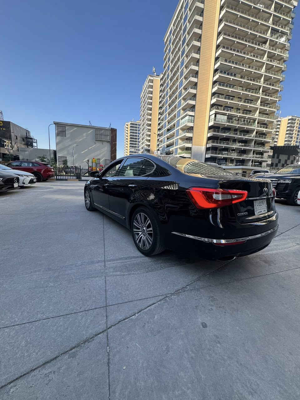 كادنزا 
كيا كدنزا 2014  لون اسود رقم بغداد وارد امريكي sxl فول سيارة مال جناية معتني بيهة على اخر مابيهة ولا شي نقص 

بدون صبغ سيارة كلين تايتل
كلين السيارة بدون صبغ رجاء لحد يقارنهة بل مصبغات

غير متواجد على الفيسبوك 
غير متواجد على ماسنجر
فقط الشراي يتصل على رقم ويشلع عيوني 
مكان السيارة بغداد
155 وبيهة مجال لشراي يشلع عيني

***********
