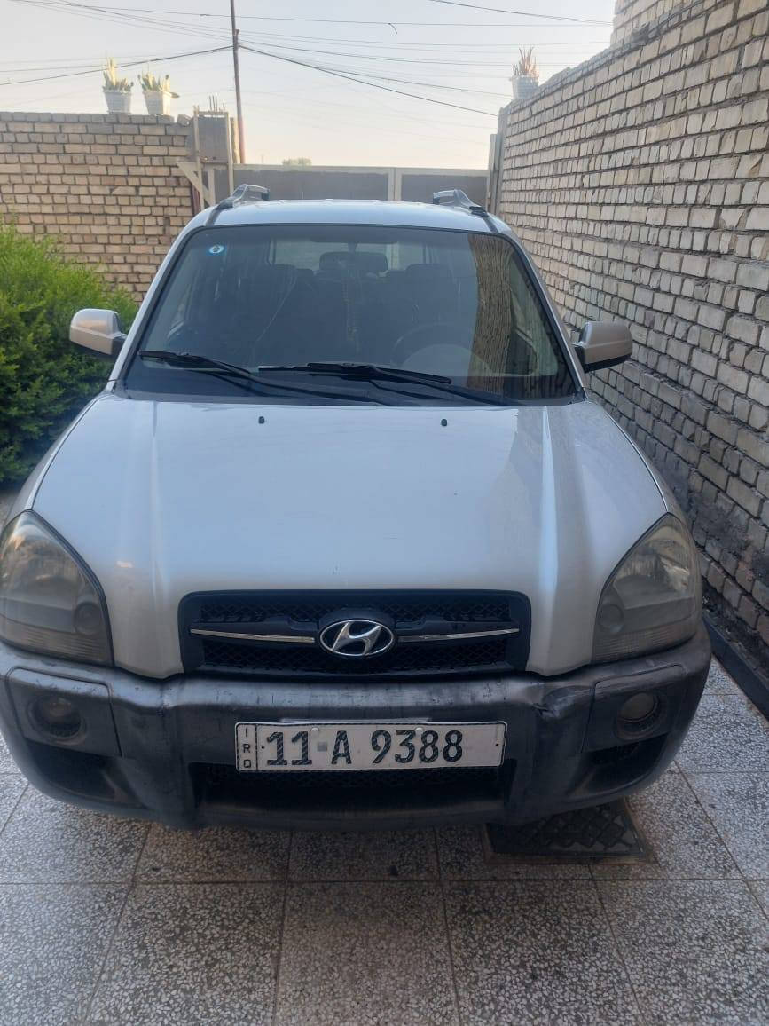 السلام عليكم للبيع توسان 2009 خليجي مكفولة من ضربه وصبغ  كير مكينة بلادي لاتنقيص ولا تبخير 
ماشية 270 
السعر 110 
***********
