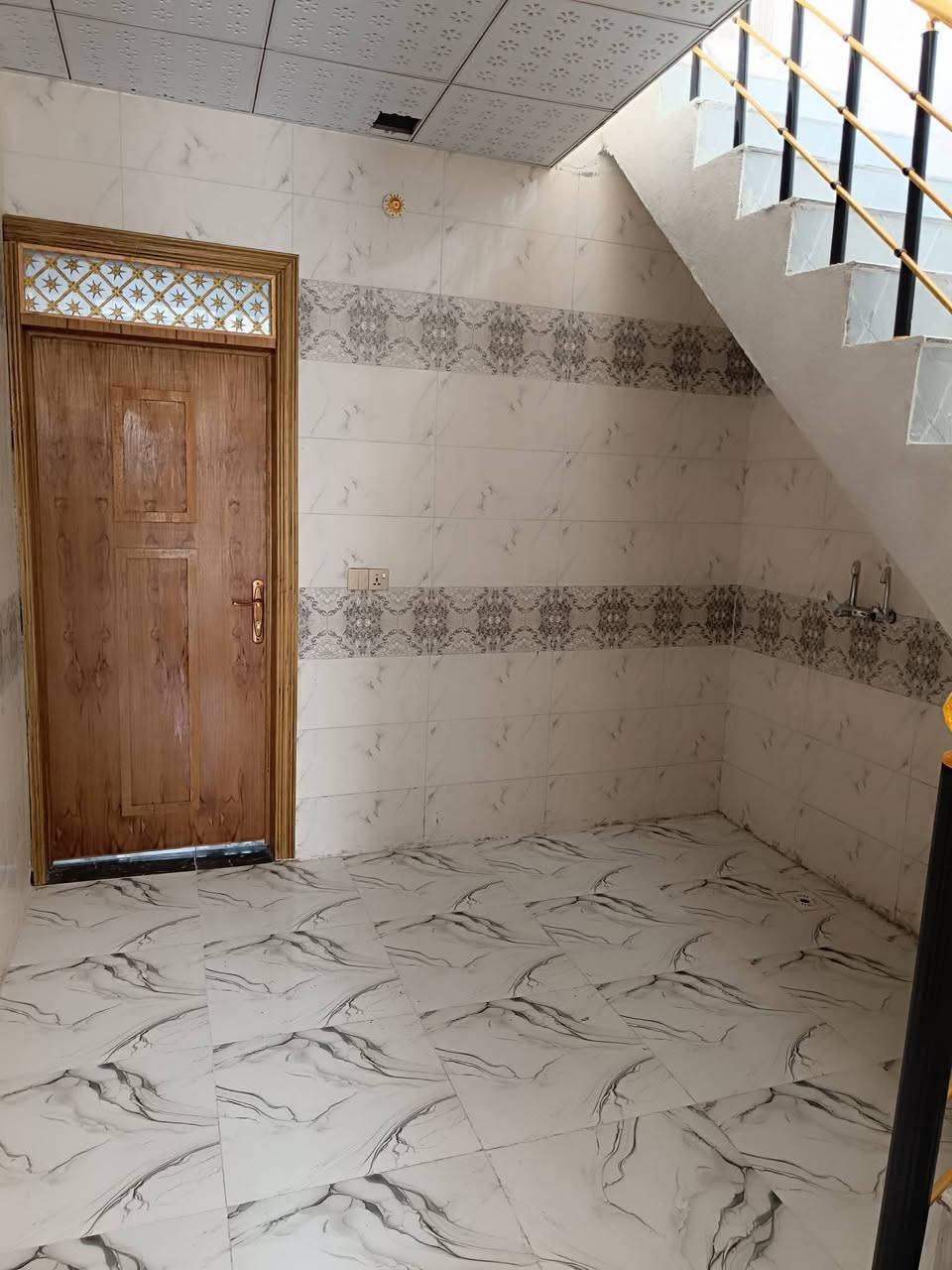 دار للبيع كربلاء  مجمع سيد اسماعيل بناء درجة اولى جديد هسه طالع منه الخلفه سند ٢٥قرار محكمة خدمات كامله ماي مجاري كهرباء تبليط للباب
المساحه ٥٠متر طابق واحد السعر ٤١ مليون غرفه وصاله واستقبال ومطبخ وصحيات وطارمه 

للحجز والاستفسار مراسلتنا على واتساب 

***********

***********
