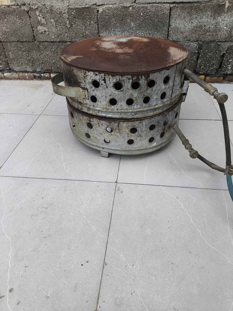 سلام عليكم تنور ارضي للبيع نضيف كلش ومن الثقيل للبيع ديوانيه مركز 20وبي مجال قليل ***********
