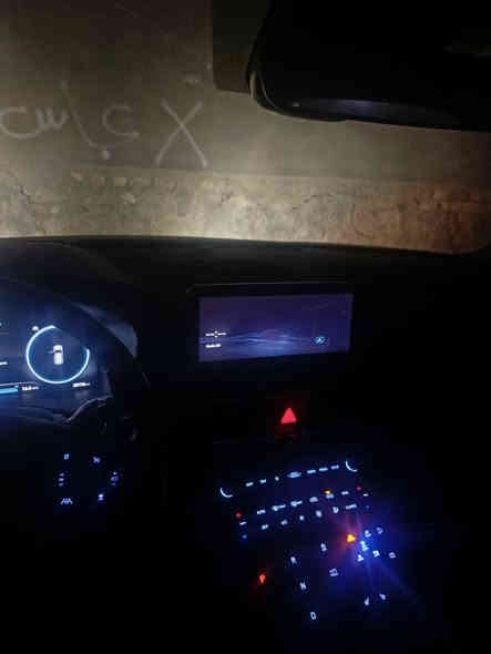 السلام عليكم سنتافي 23 السياره ماشيه 30 السياره شبه الزيرو كامرات 360 درجه السياره فحص مؤقت تترقم جميع المحافظات كشنات تدفئة تبريد فول مواصفات بنراما على طول السياره بدون اي نقص مكينه وكير مكفولات مكينه 2500 تنفس طبيعي السياره للاخير فول مواصفات مكاني الديوانية حي الجامعه سعره 210 وهذا 
رقمي 
***********  وارد امريكي  السياره بدون اي نقص 
و مراوس اي سياره ماعدا ال 4 سلندر اريد مكينه جبيره
