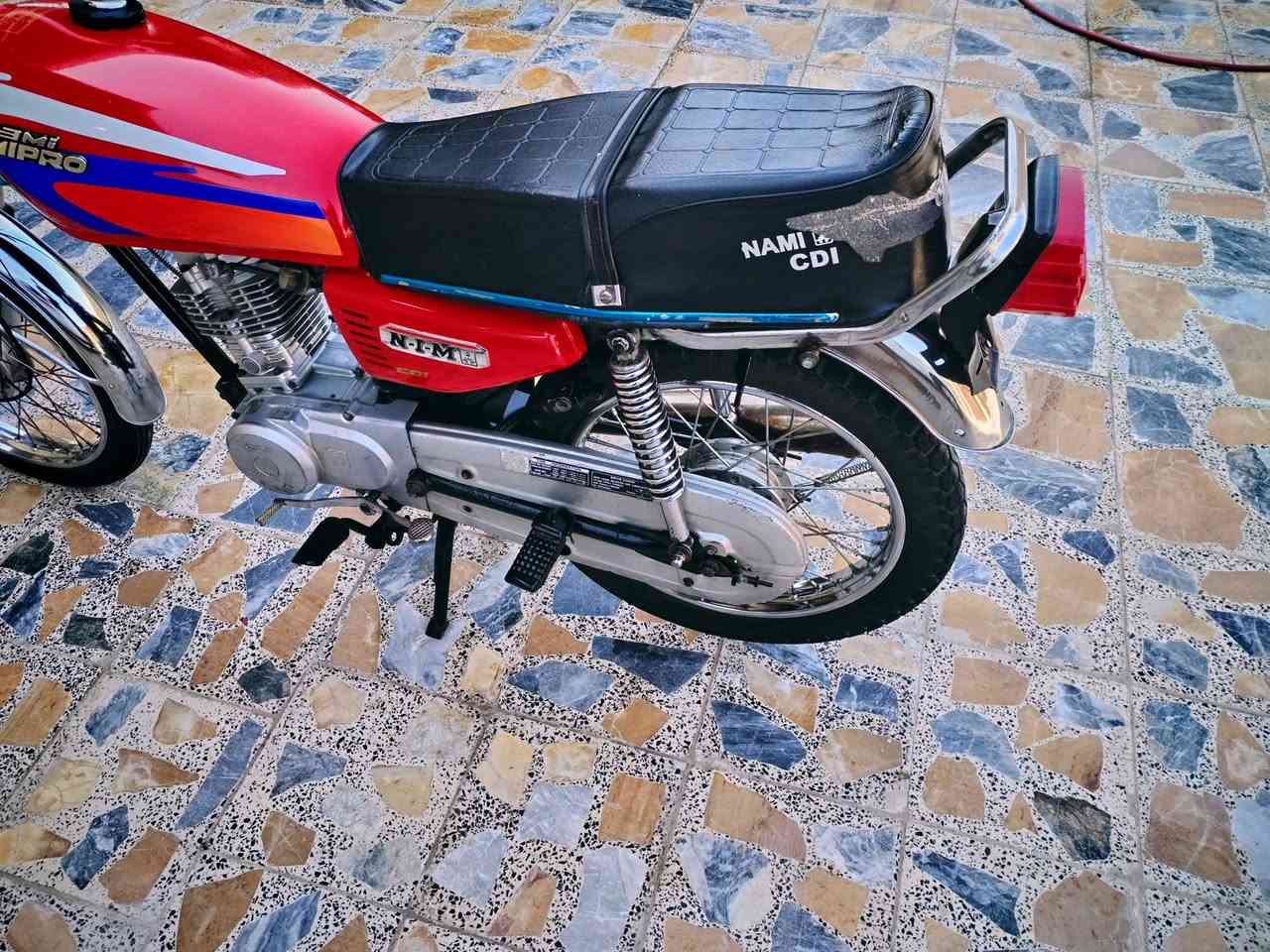 السلام عليكم دراجه للبيع نامه شلامجه اصلي موديل 17 طالعه بل 18 وكيلها سيد خلدون أوراق كامله اصولي السعر 850 وبيها مجال اتصال ***********
