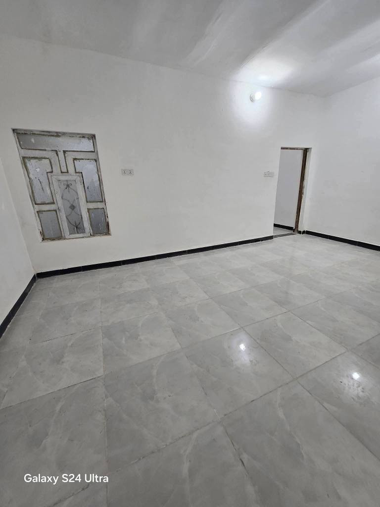 سلام عليكم بيت للبيع او مرواس بسياره طابو زراعي مسجل بلبلديه المساحه 100 متر اساس صب كونكريت البناء طابوق السقف اعكاده يحتوي على غرفه وصاله ومطبخ وتخاريج بناء جديد تسليم مفتاح السعر 22 مكانه نجف كوفه شارع الحوزه للاستفسار *********** النجف, العراق
