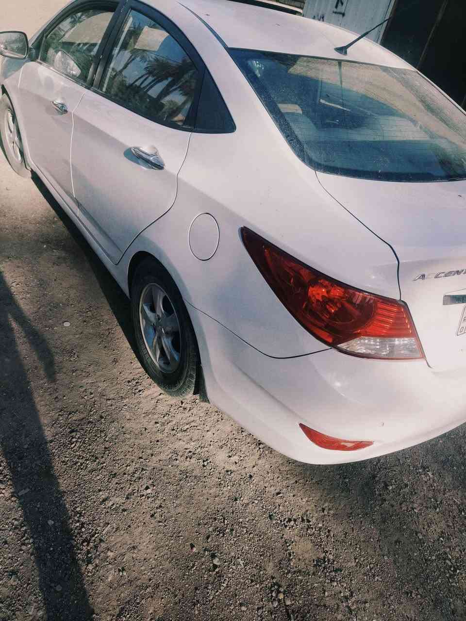 اكسنت للبيع موديل 2015 خليجية مكينة 1600 دبل قطره فتحه بئسمي لسيارة بيه جاملغ خلفي وربع لجنطه مصبوغ وبارد بسيط بين باب لسايق ولجاملغ لامامي سونر ماعندي بيه سيارة نضيفه وجاهزه العنوان الكاظمية الطي او علي لصالح قرب مرور لطوبجي السعر 90 ورقة وبيه مجال بسيط ***********
