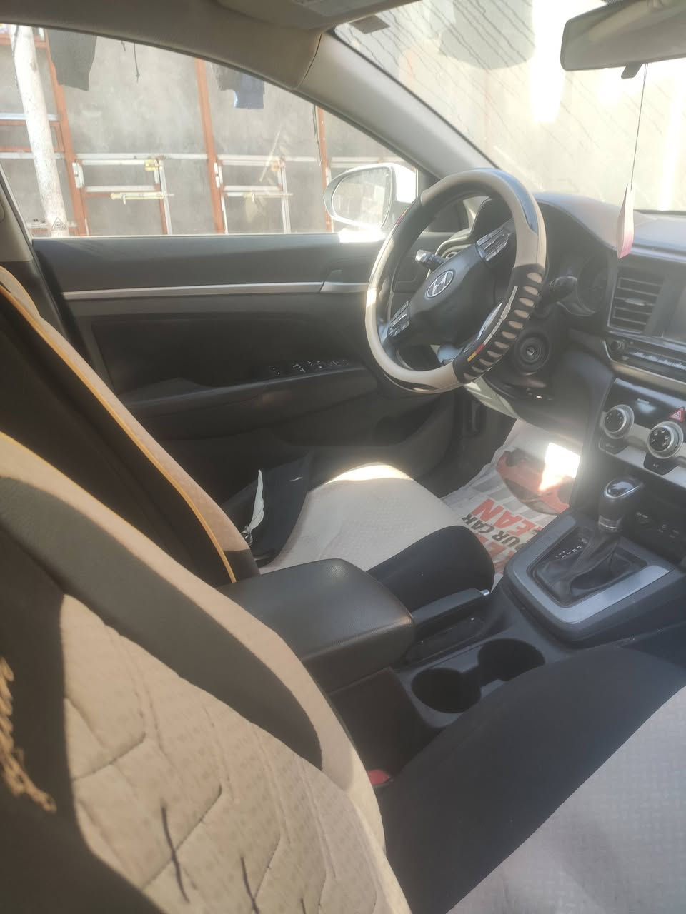 النترا للبيع 2019
وارد امريكي حادثها جاملغ امامي ضررها بسيط السيارة بأسمي مكينة وكير خير من الله  السيارة ليبل وأحد ممبدل بيها أي قطعة 
مواصفات رادار امامي وخلفي وجانبي بالمراية مكينة 2000
 وثلاث انظمة سرعة 
للاستفسار ***********
