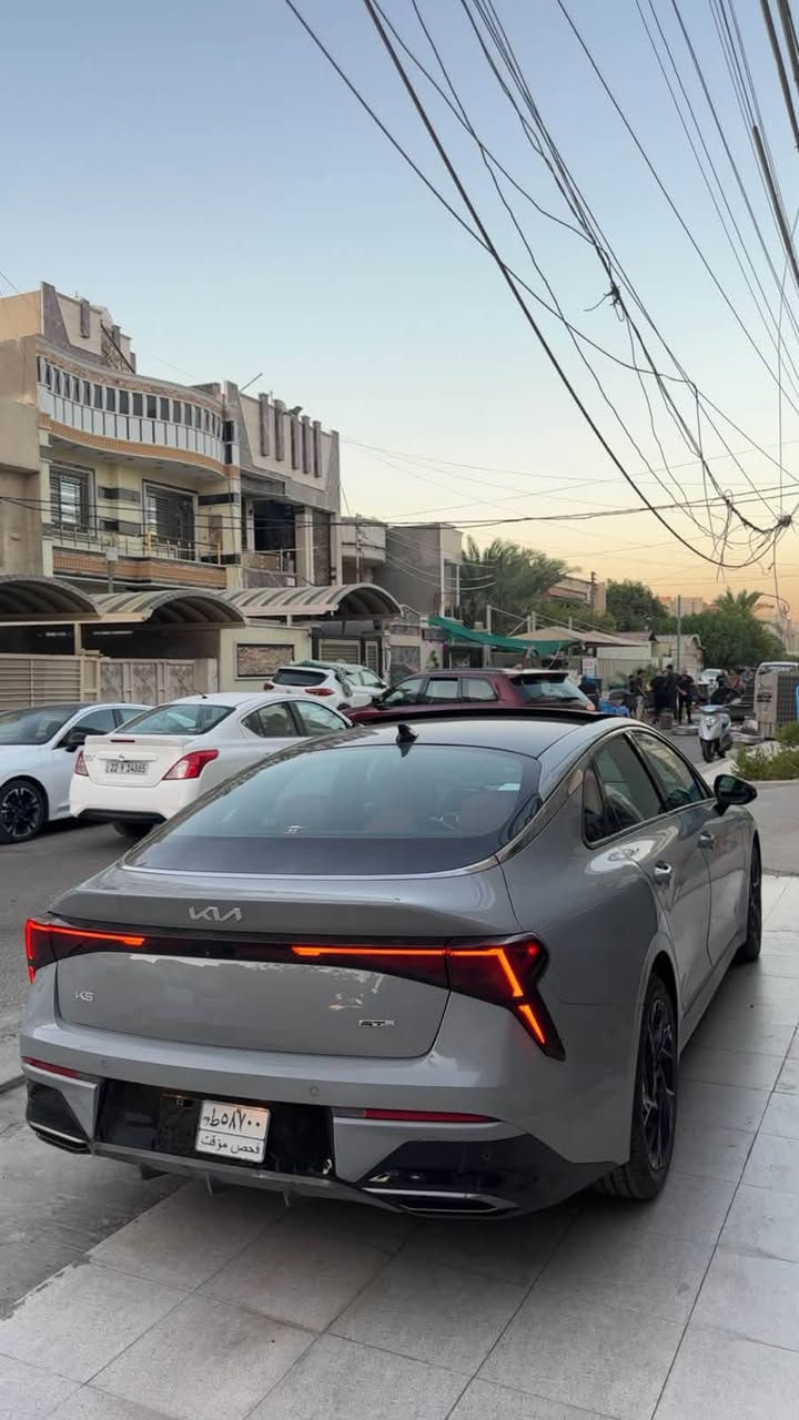 كيا  K5  موديل 2025  جيتي لاين   فول موصفات
محرك 2500 تنفس طبيعي   ماشيه 3300km بدون رقم 
حادثها بنيد تبديل وصبغ  ومقدمه الجاملغ بارد الشاصي الايسر صبغ  وهنا بلعراق صار بيه نص الجاملغ الخلفي والباب صبغ اثر شخط يم السمكري 
بغداد الكرخ الغزاليه السعر 14500 وبيه مجال بسيط   بيع فقط بدون مراوس ***********

