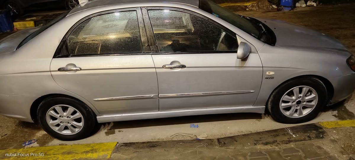 سلام عليكم سيراتو ٢٠٠٧ اللون سلڤر رقم بابل مكينه كير تبريد حدادية تخم تاير بصورة جيده جداً جوملغ امامي تبديل جهة السايق + الهلالات الخلفية فقط مكان السيارة كربلاء حي الحر قرب فلكة فلافل سعد السعر ٨٠ مع مجال بسيط غير متواجد على الفيس
***********
***********
