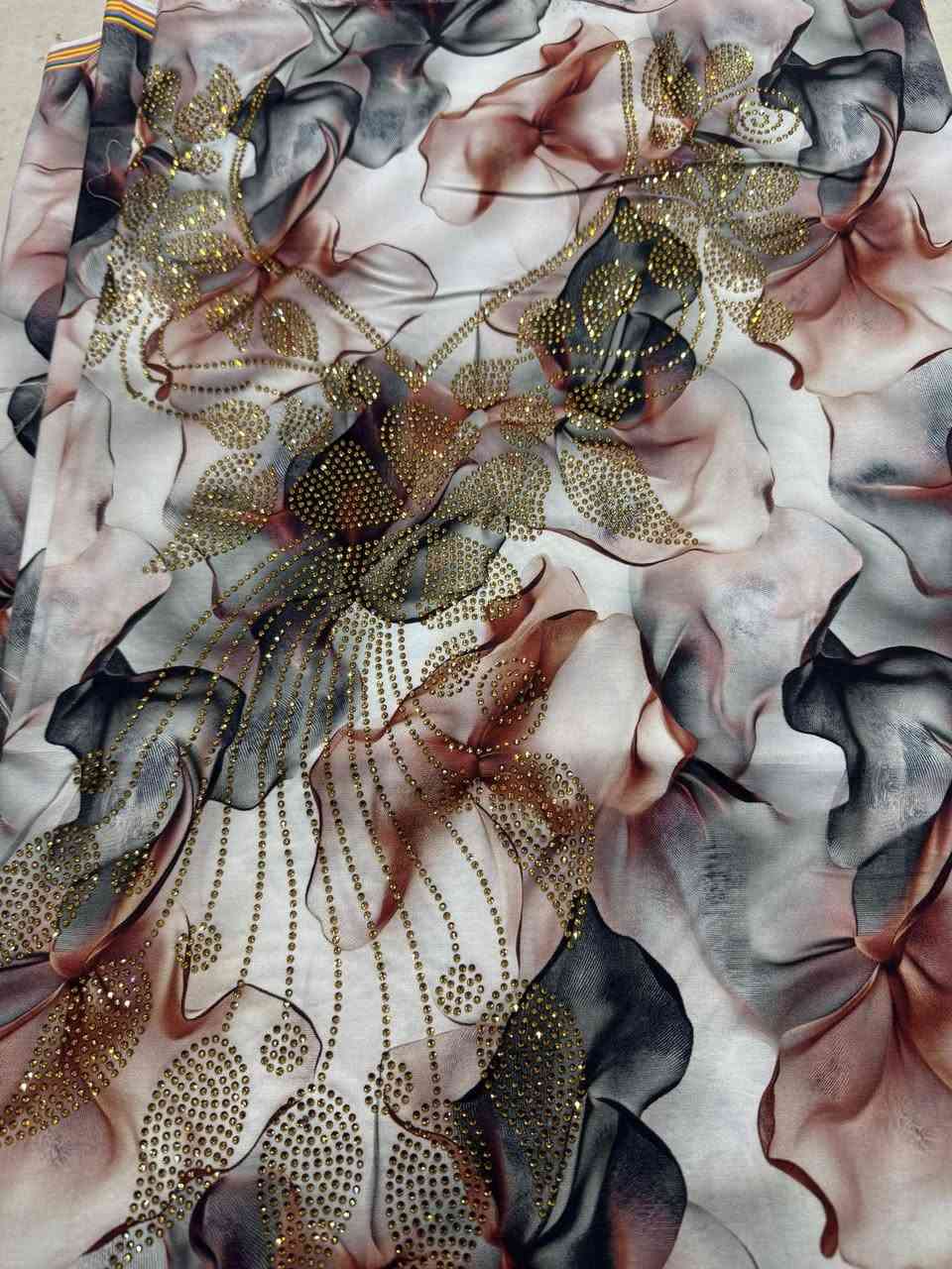 مخور رمضاني موديلات جديده 🌺

خاصة للفساتين والدراعات ودشاديش رمضانيه 😍

والسعر جدا مناسب قطعه فقط ب 10.000 

قماشه كشمير 3D الاصلي مابي لايلون 
القطعه مترين ونص مطرز صدر وردن ستراس حراري الاصلي 
توصيل لجميع المحافضات 5.000 
متوفر جمله ومفرد كميات


**إذا كنت صاحب هذا الإعلان وتريد حذفه لأي سبب، رجاءا أرسل رسالة إلى الدعم الفني**