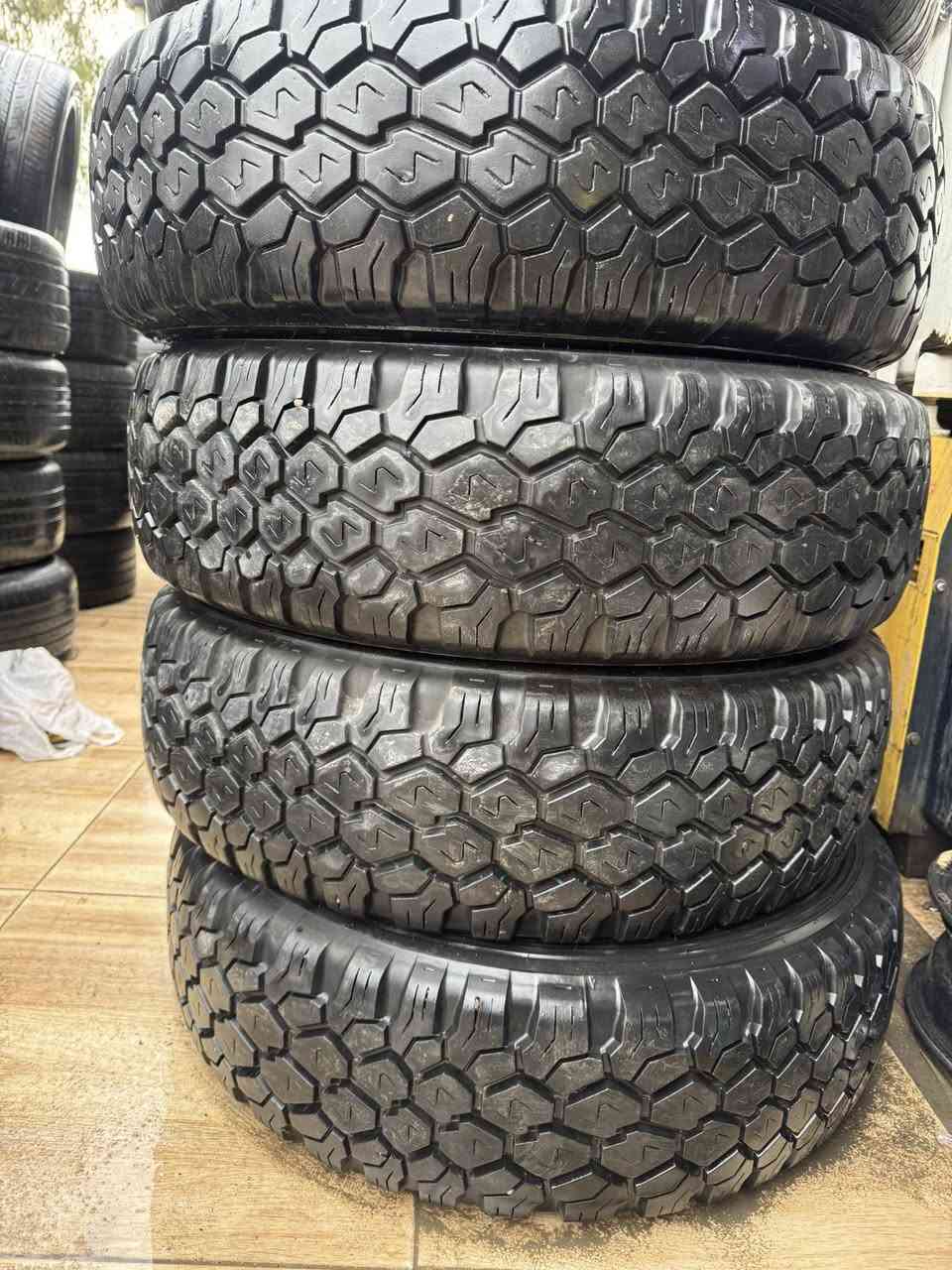 سلاوی خوای گەورە
٤ تایەی وەنەوشەو مۆنیکا 
٢٤٥-٧٥-١٧
هەر چواری زۆر  جوانە 
سلێمانی تێرمیناڵی شارەزوور 
فرۆشتگای دووبەی
***********
