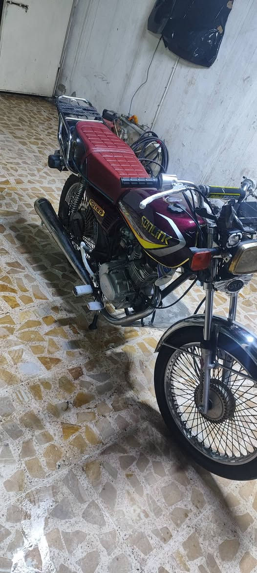 السلام عليكم  دراجه نامه برو سونك موديل 2020 دراجه نضيفه حيل مامتعوبه محرك شرط لاصوت ولابخار  شرط الشلعه والمعدل صاروخ مكينه  كبس ماطاخه غير الدهن 5 تبديلات دهن  لايتات دبلات كهربائيات شاصي كله بل ضمان   الدراجه احله من الصوره سعرهه 550 وبيهه مجال  ***********
