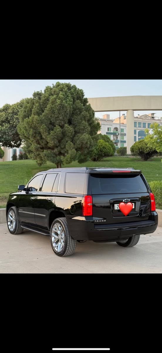 السلام عليكم 
للبيع فقط بدون مراوس تاهو 2017 خليجي وكالة المنصور نص مواصفات : LT
مقاعد جلد 
كراسي كهرباء 3 دكم 
قاصه 
فرس وسطي 
ويل كب بريمر 22 
تبريد مركزي 
شاشه كبيره 
كامره دواره 
تحكمات تبريد خلفيه 
رادار 
تنبيه 
نضام السير ع الخط 
محرك 5.3
حساسات 
مري كهرباء 
كروس سرعه وتحكمات 
مانع تزحلق
ليد امامي خلفي 
لايت عدسة زنون متحركه 
كشاف زنون 
سبعه راكب 
السياره مكفوله عام 
ماشيه 147 الف km جديده بمعنى الكلمه 
رقم سليمانيه الجديد سنويه وهزه والفحص كلها جديد سياره جاهزه 
دينار مابي مصرف
شرط التحويل 
السعر 355 وبي مجال 
العنوان بغداد الدوره 
***********
